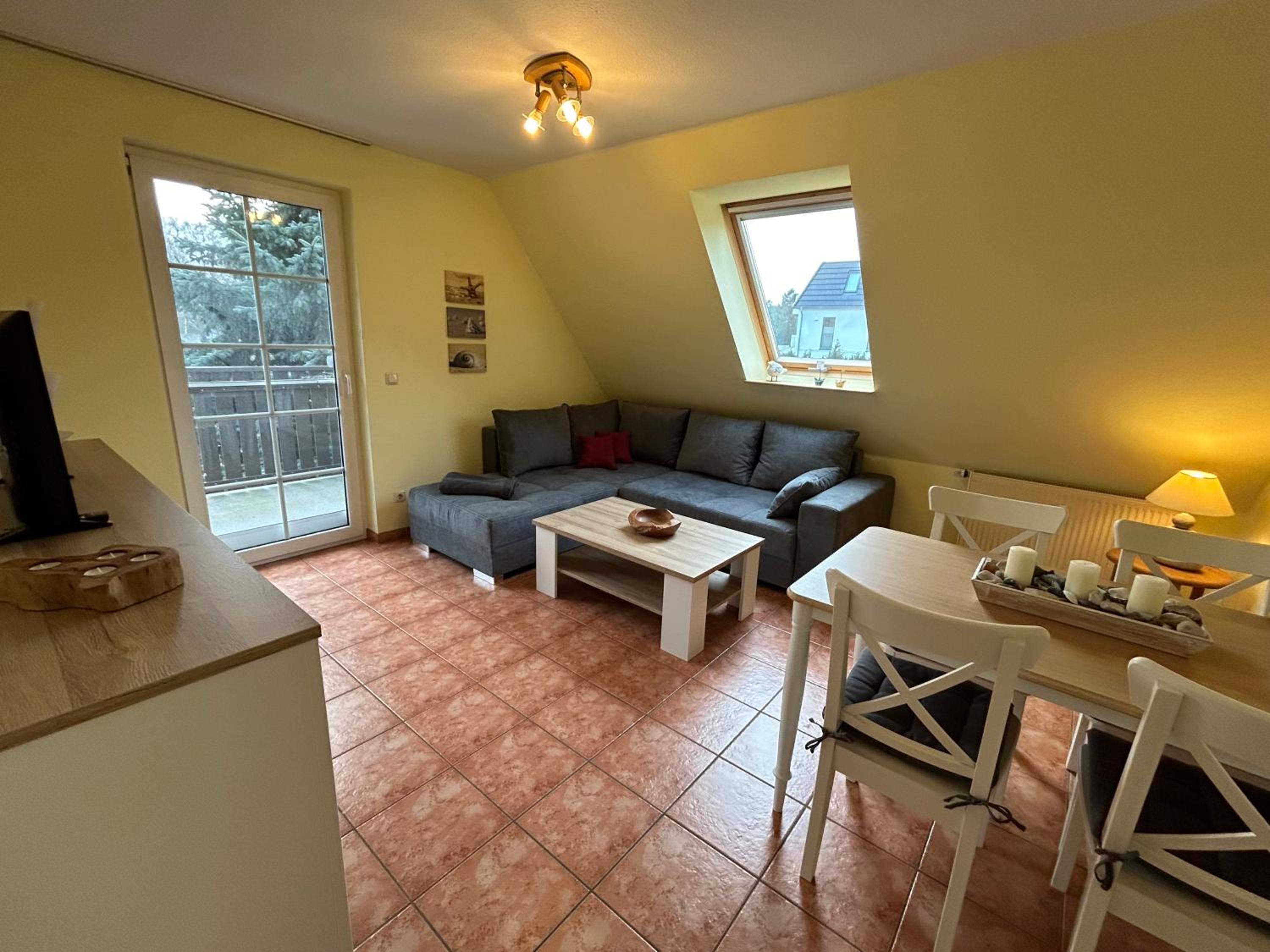 Apartment with Balcony photo 1