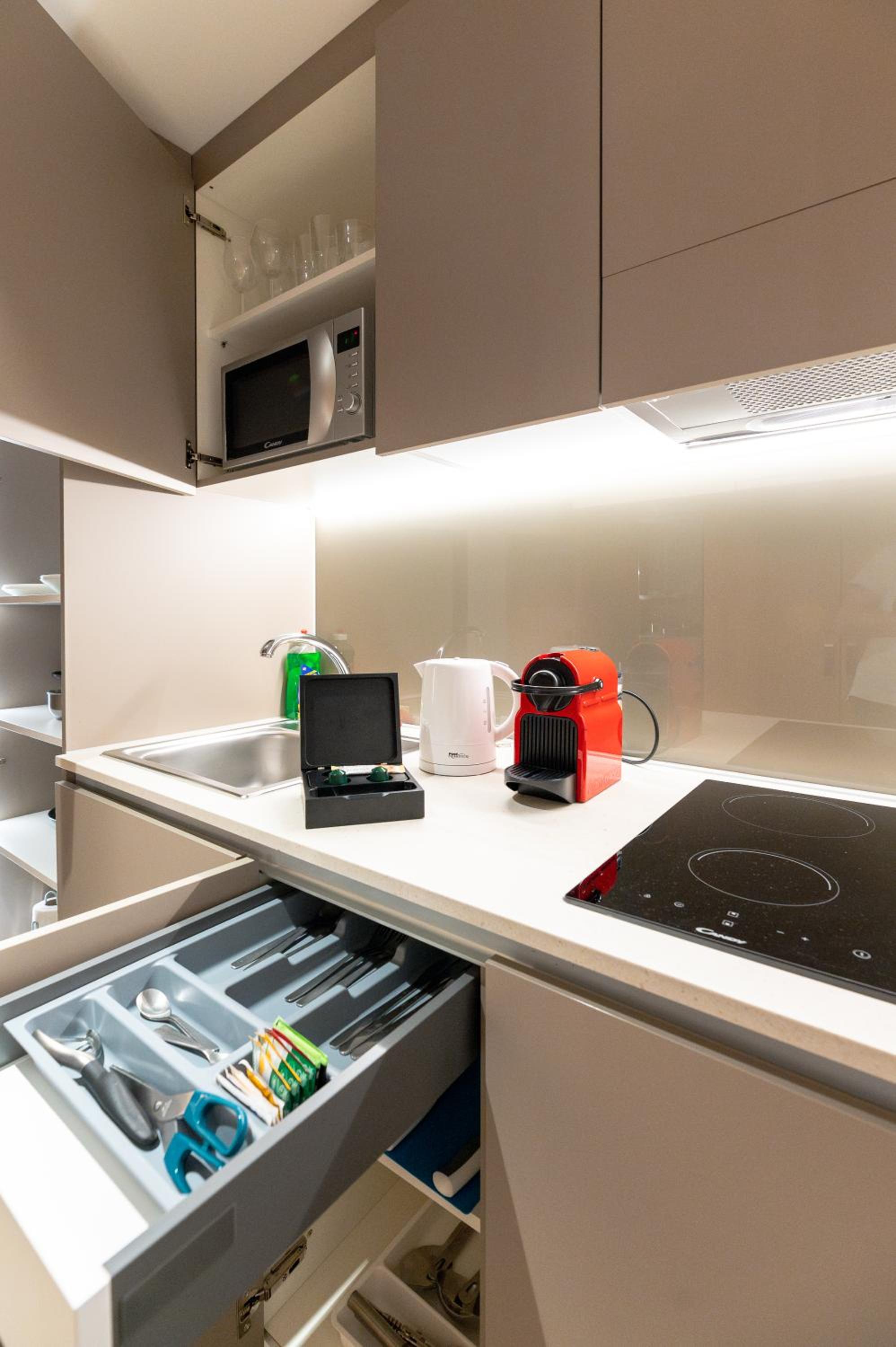 Superior Twin Room with Kitchenette - Photo 20