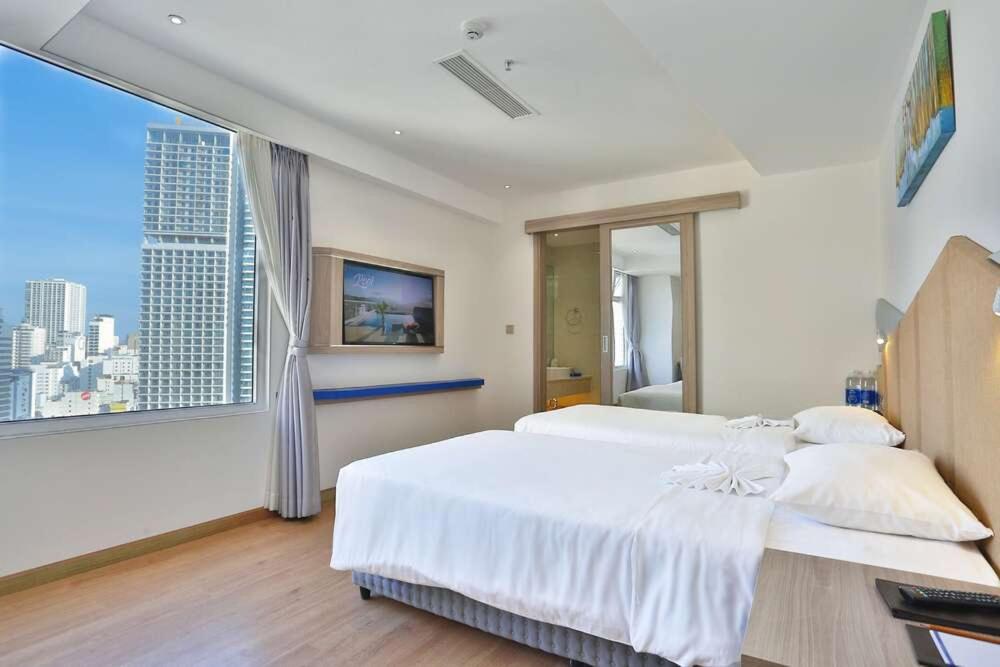 Deluxe Room - Photo 2