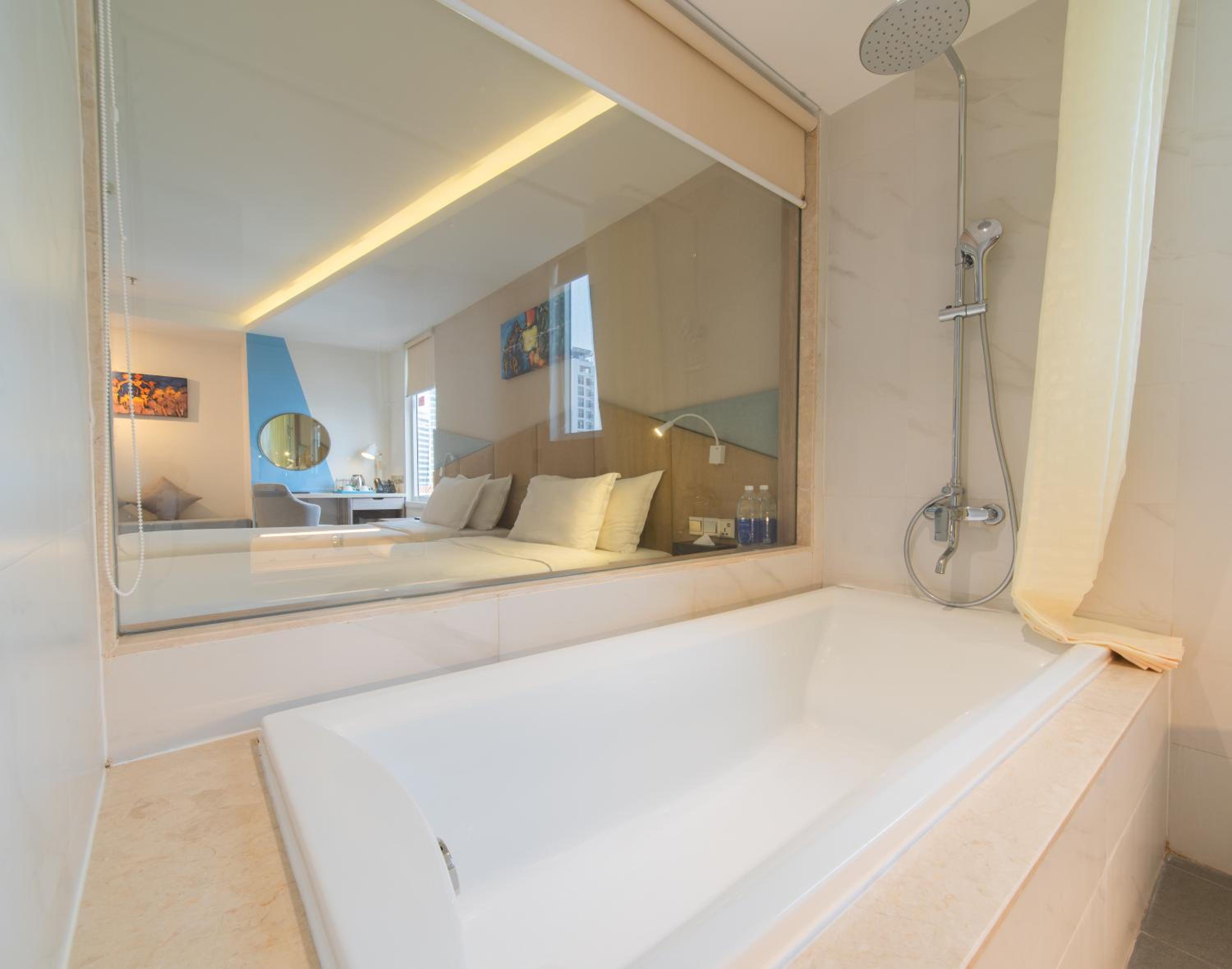 Deluxe Luxury Room - Photo 7