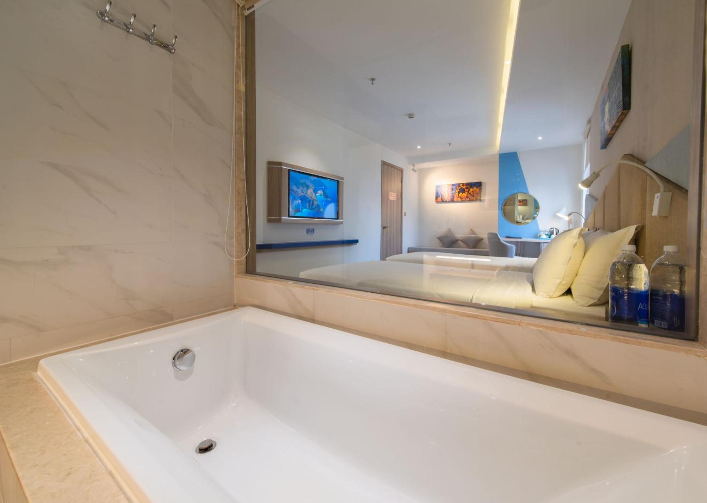 Deluxe Luxury Room - Photo 5