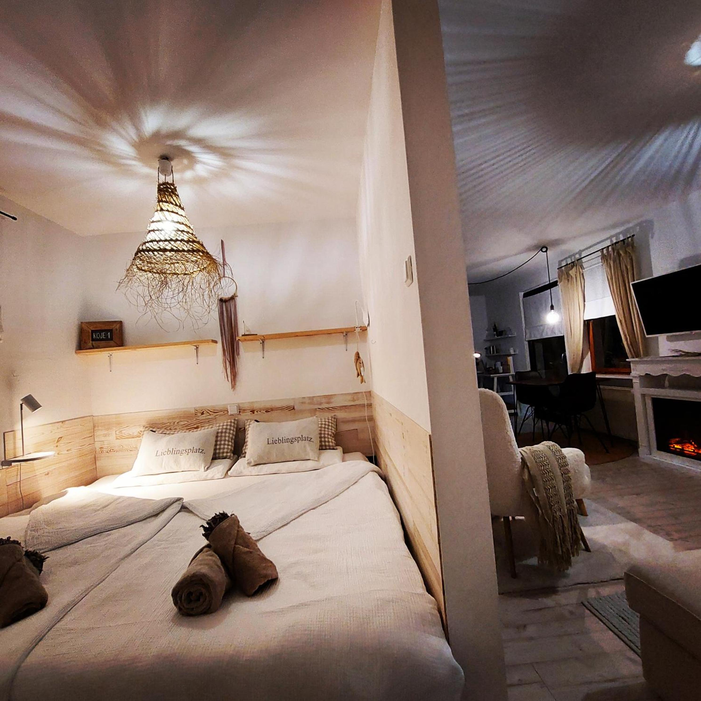 One-Bedroom House photo 1