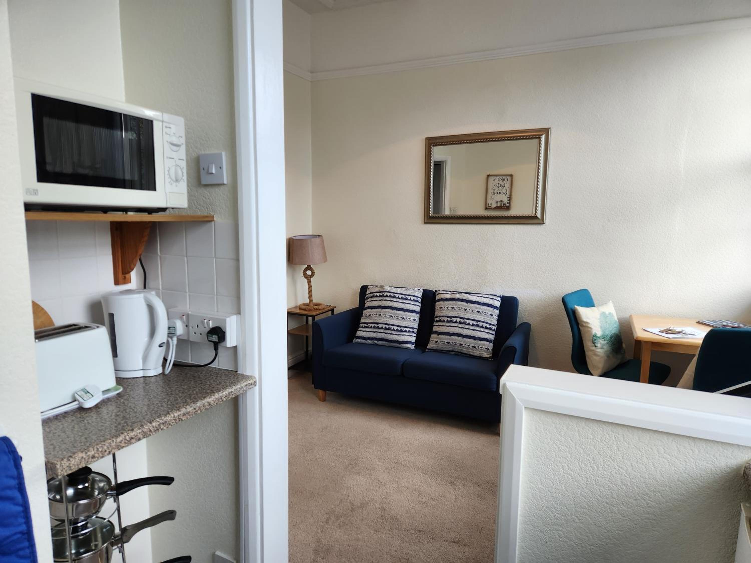 One-Bedroom Apartment photo 2