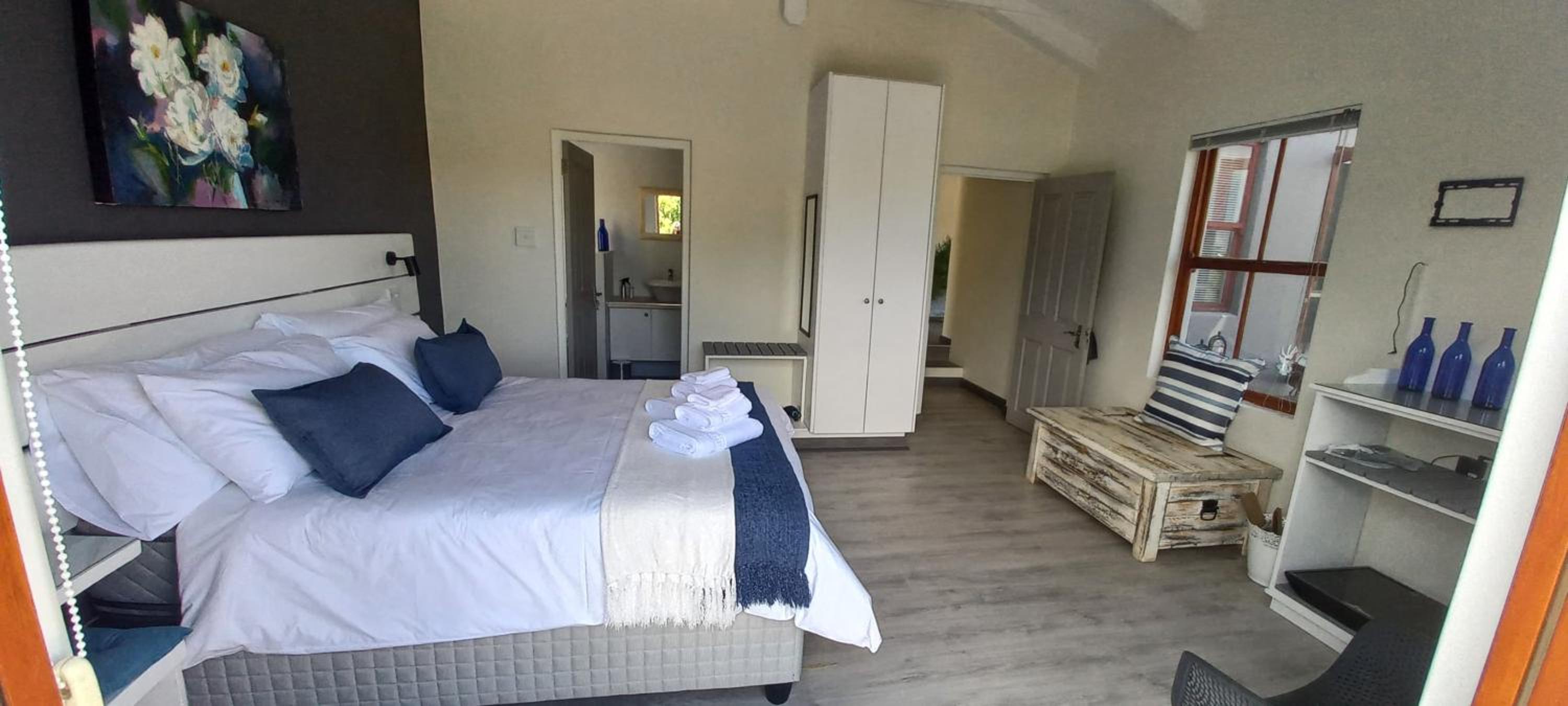 Comfort Queen Room