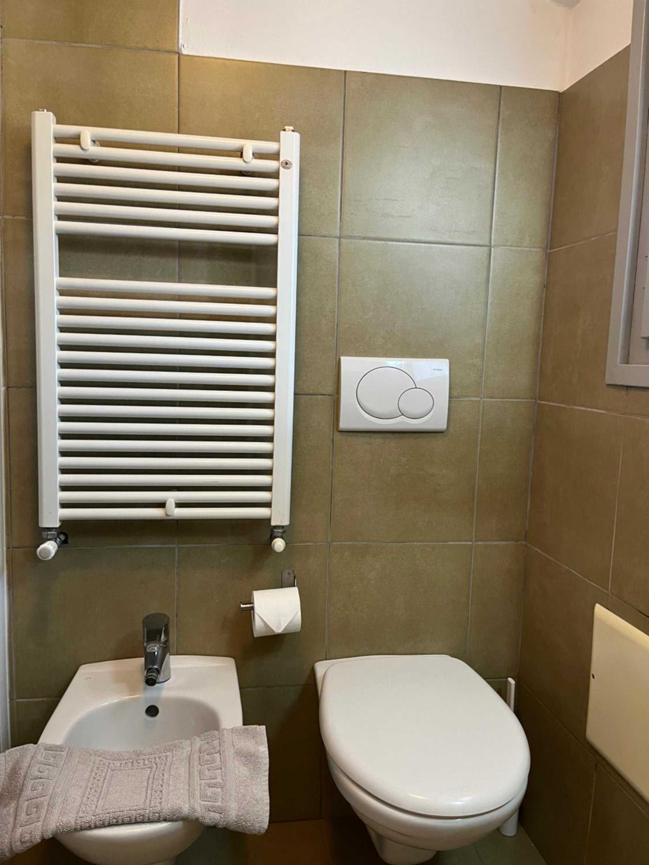 Twin Room with Balcony - Photo 2