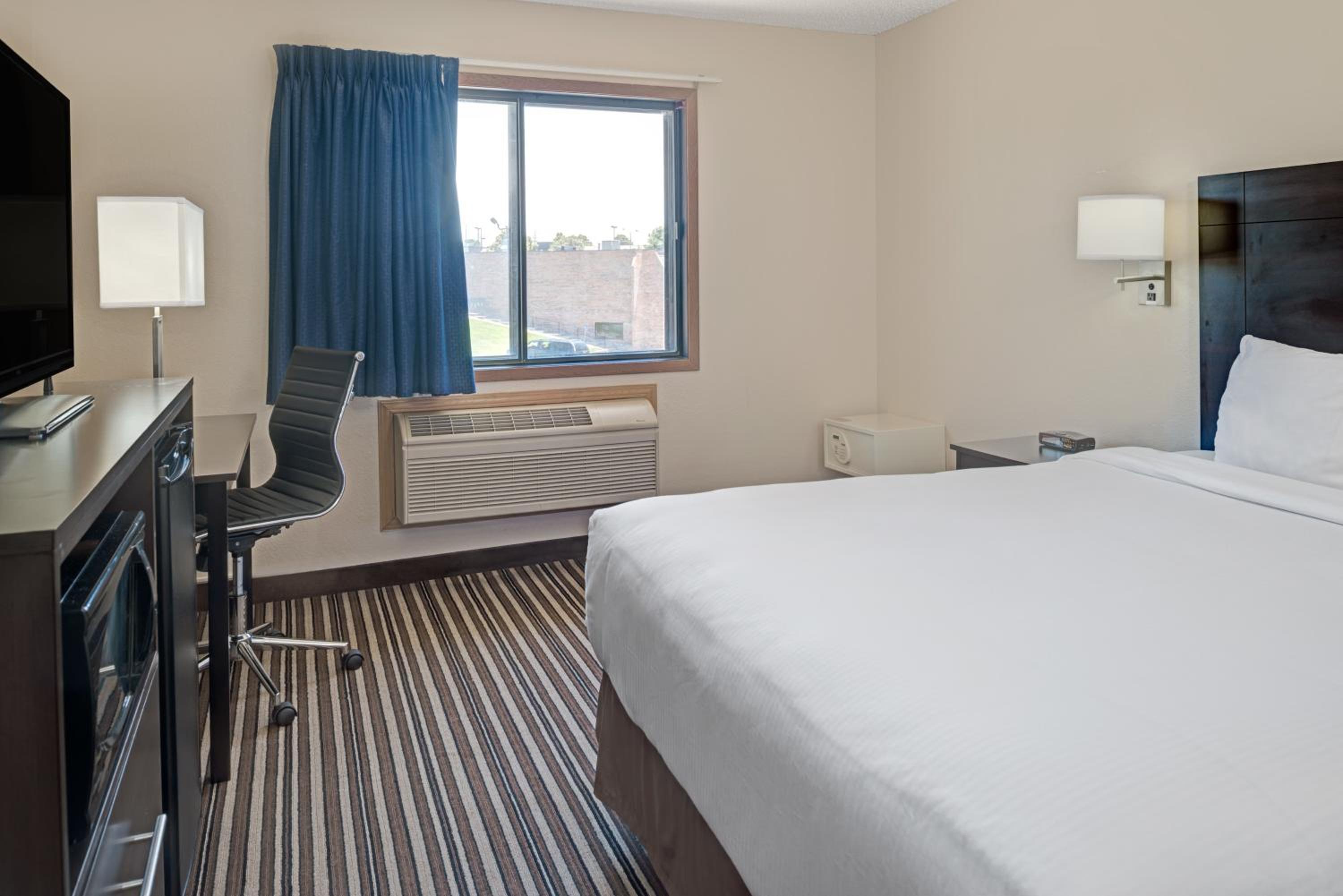 Queen Room - Disability Access/Non-Smoking