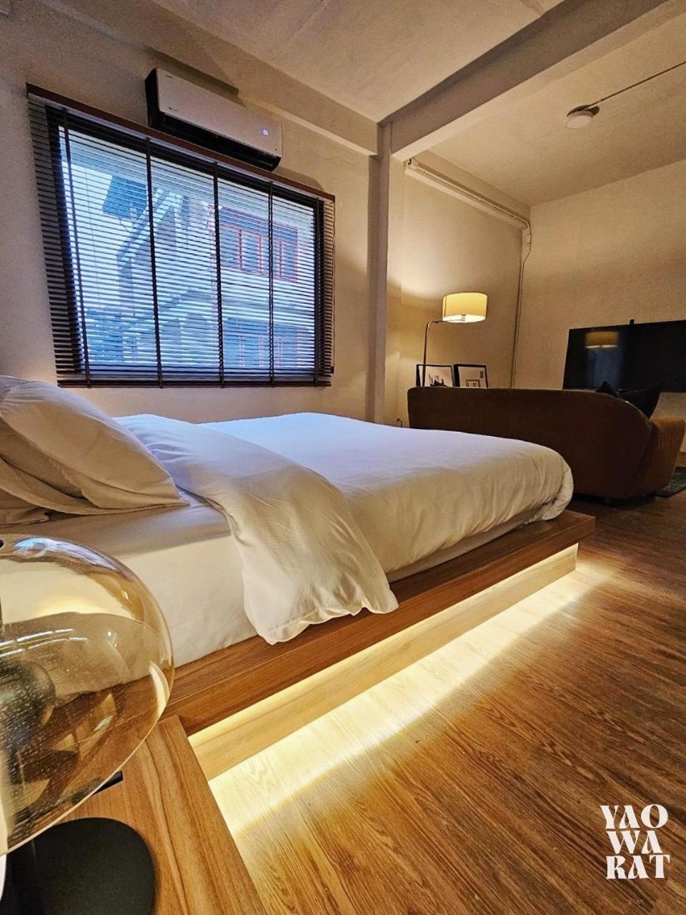 Deluxe King Room photo 2