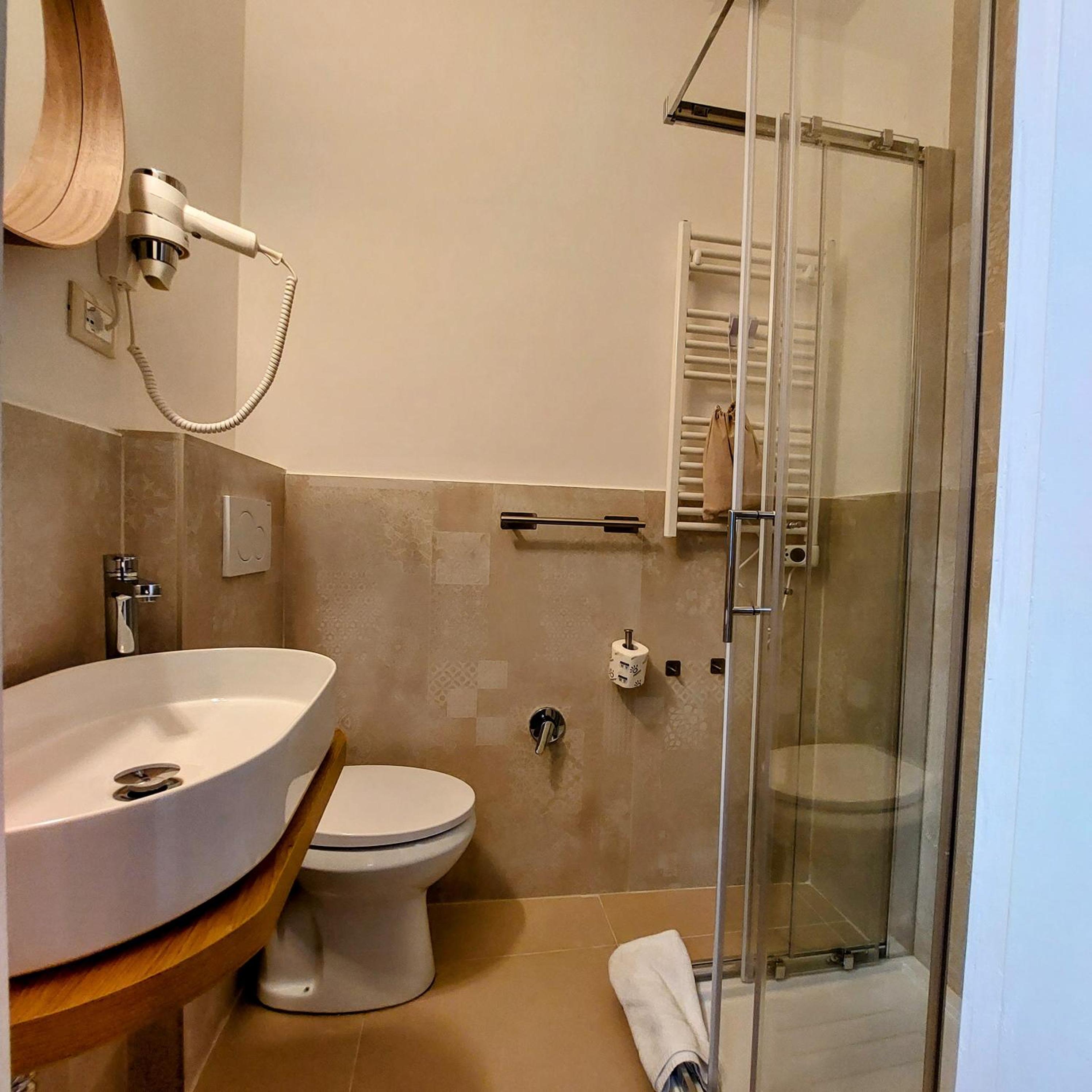 Standard Double or Twin Room photo 2