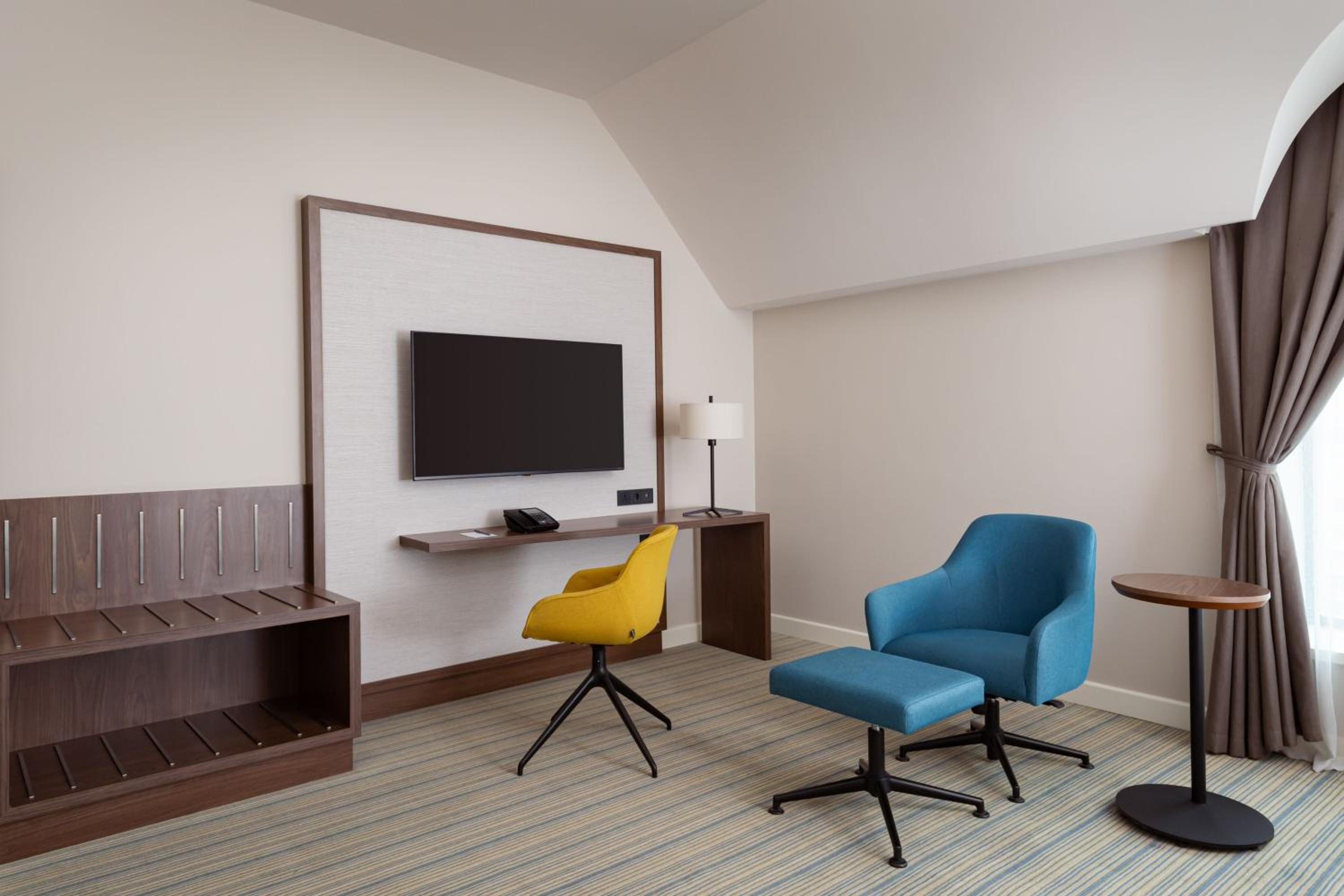 Superior Guest room Twins City view - Photo 6