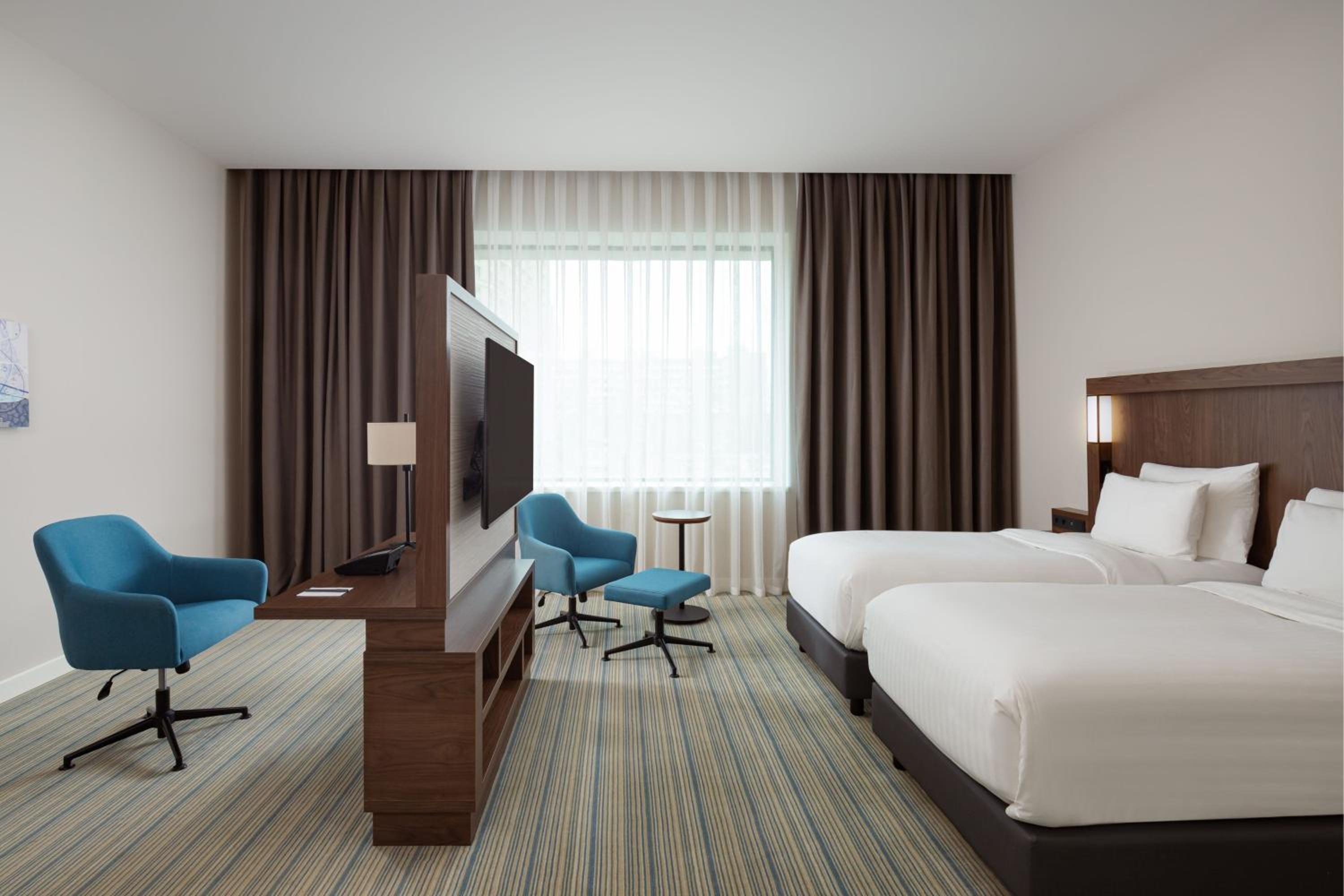 Superior Guest room Twins City view - Photo 8