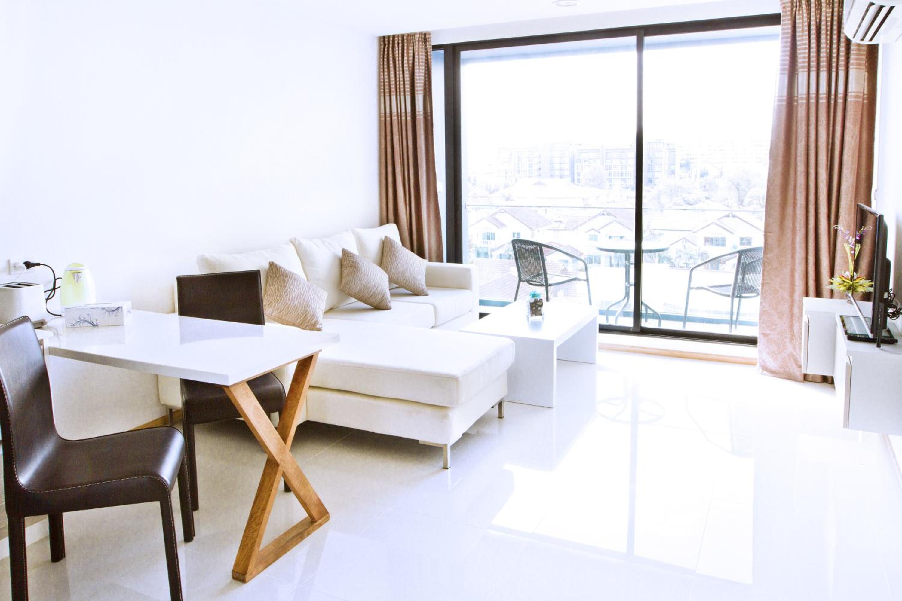 One-Bedroom Apartment photo 1