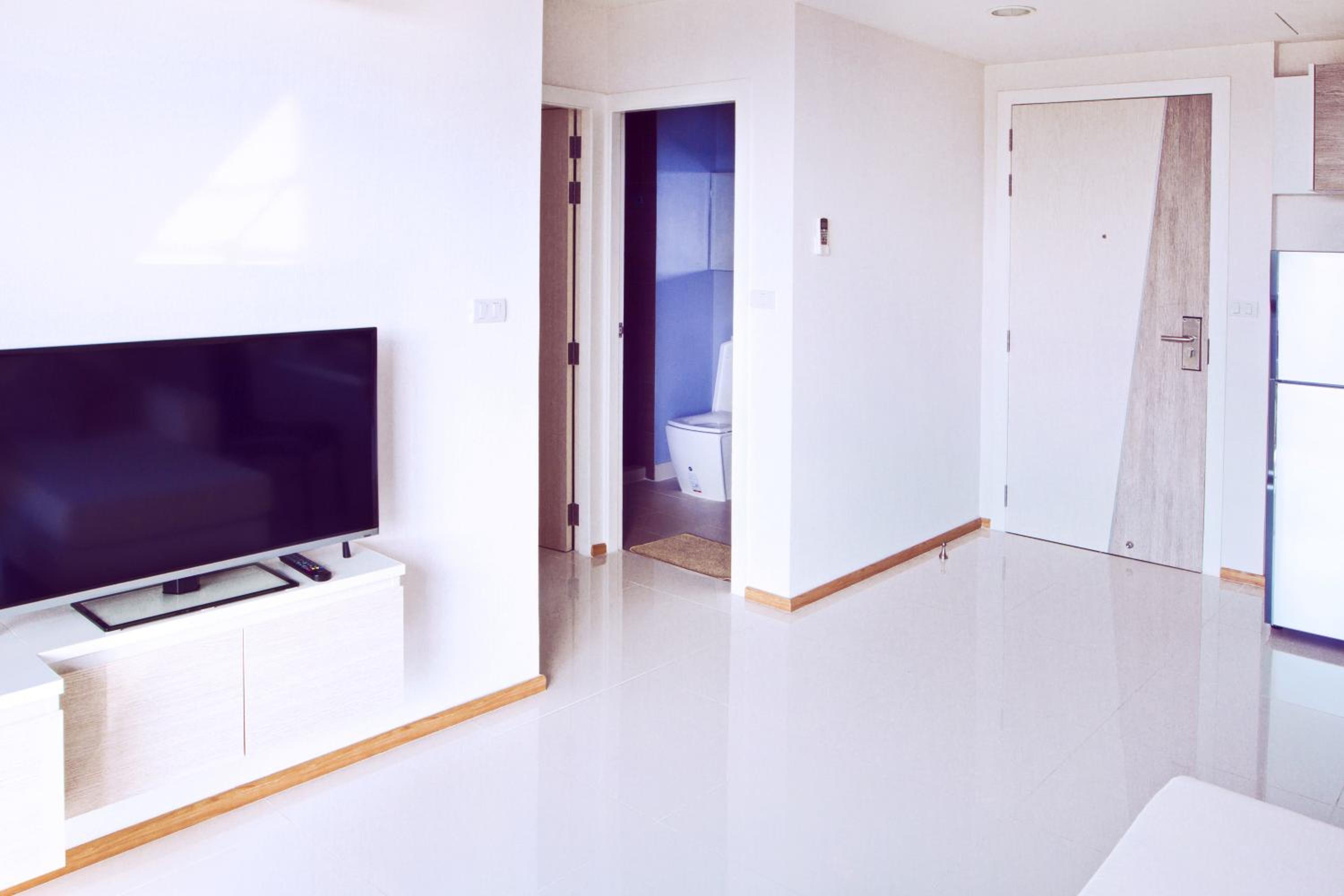 One-Bedroom Apartment photo 3