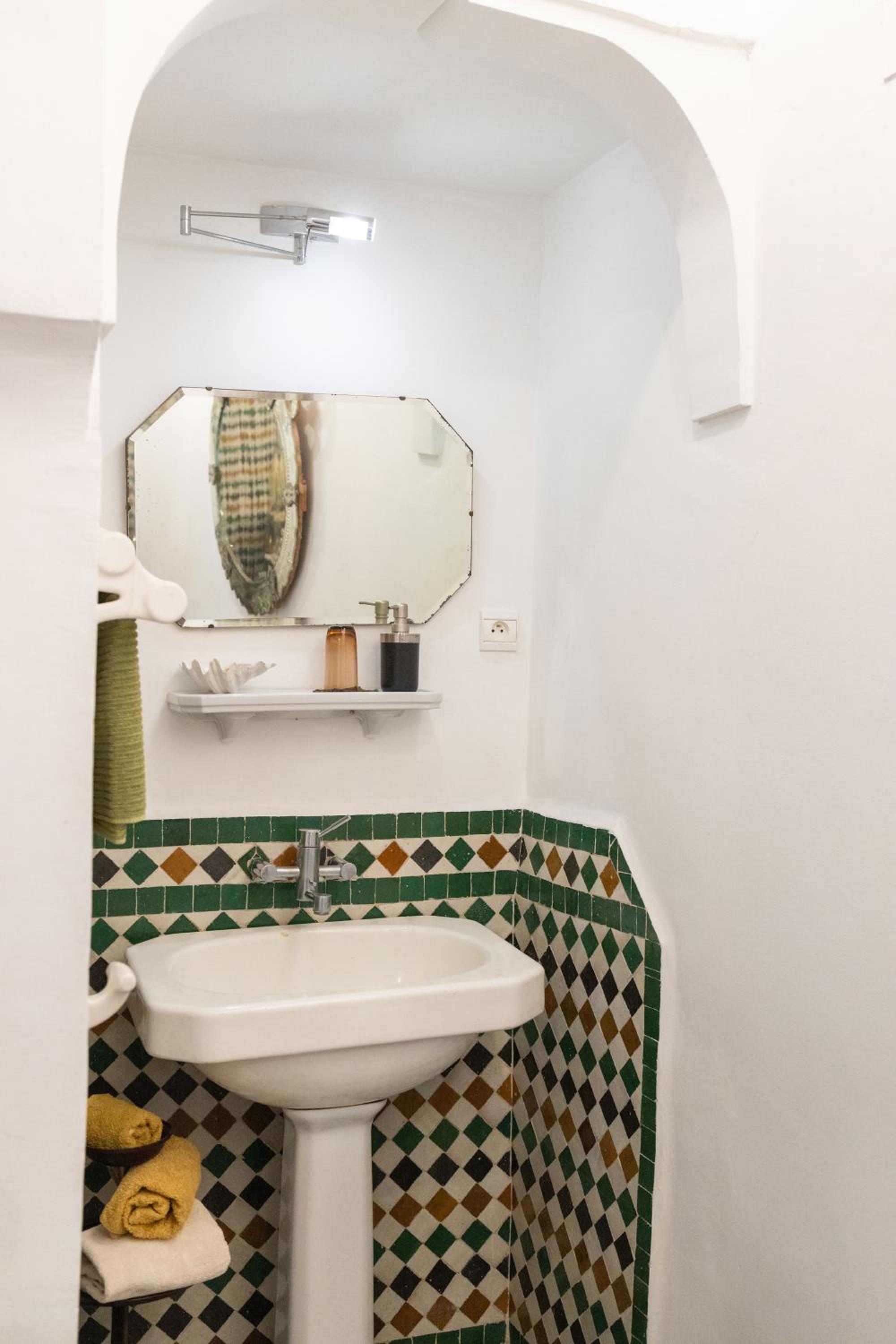 Suite - Photo 14