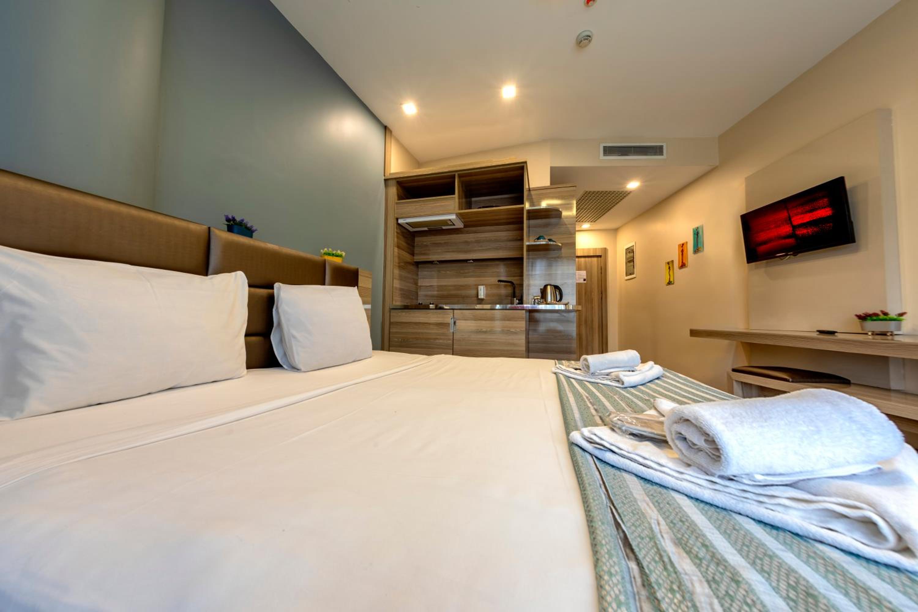 Budget Double Room - Photo 2