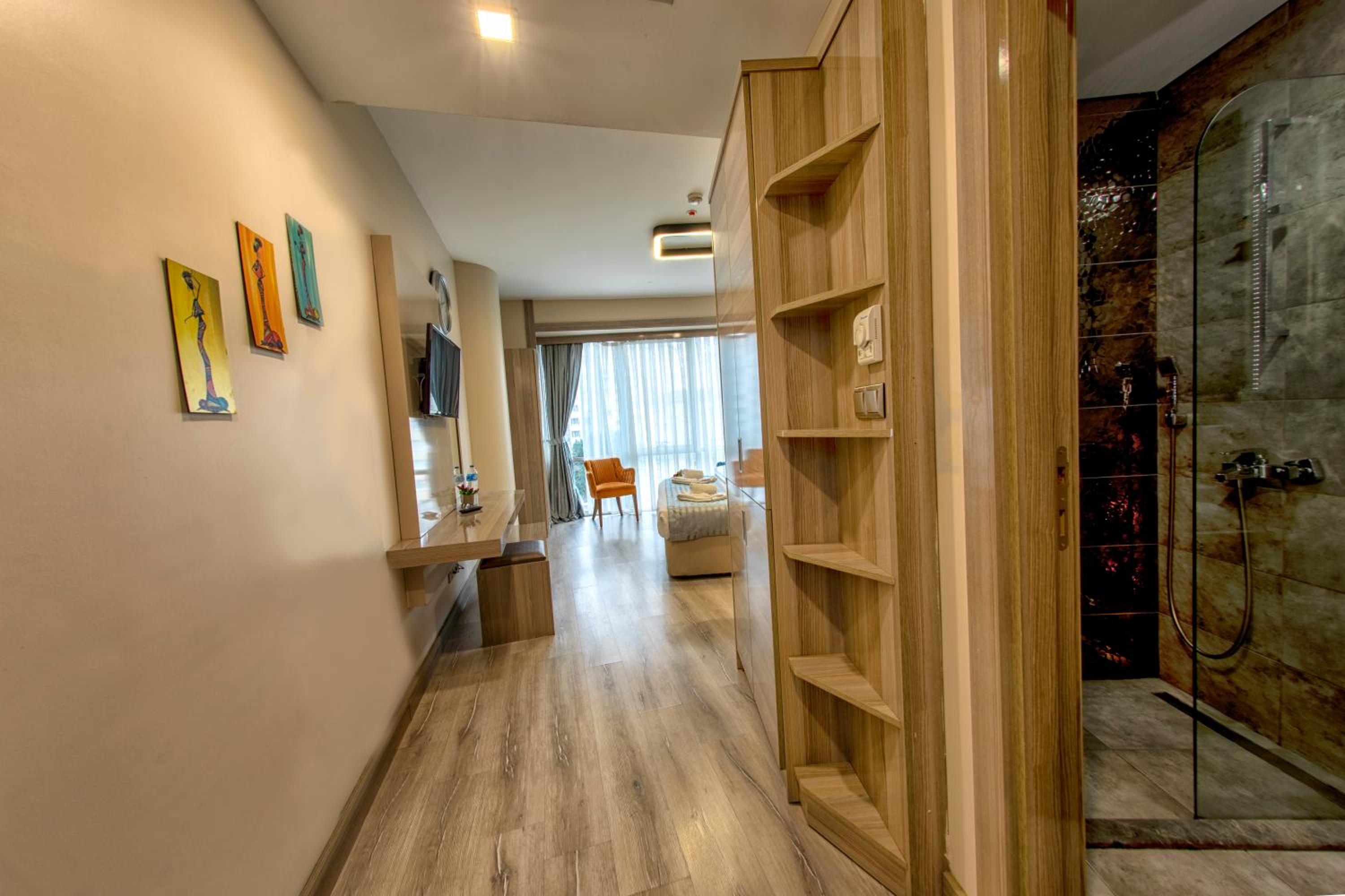 Budget Double Room - Photo 6