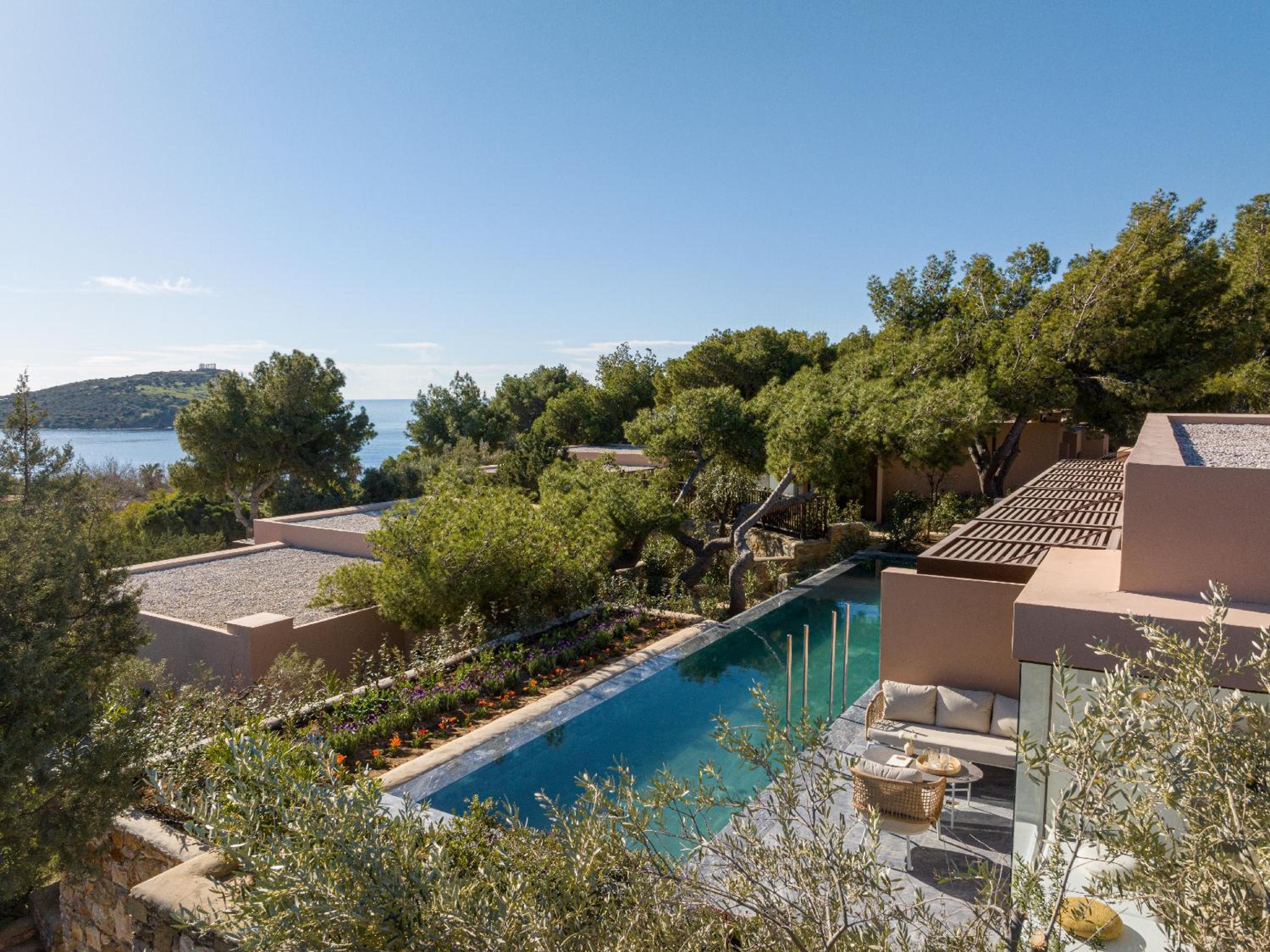 Swim-Up Deluxe Bungalow - Photo 7