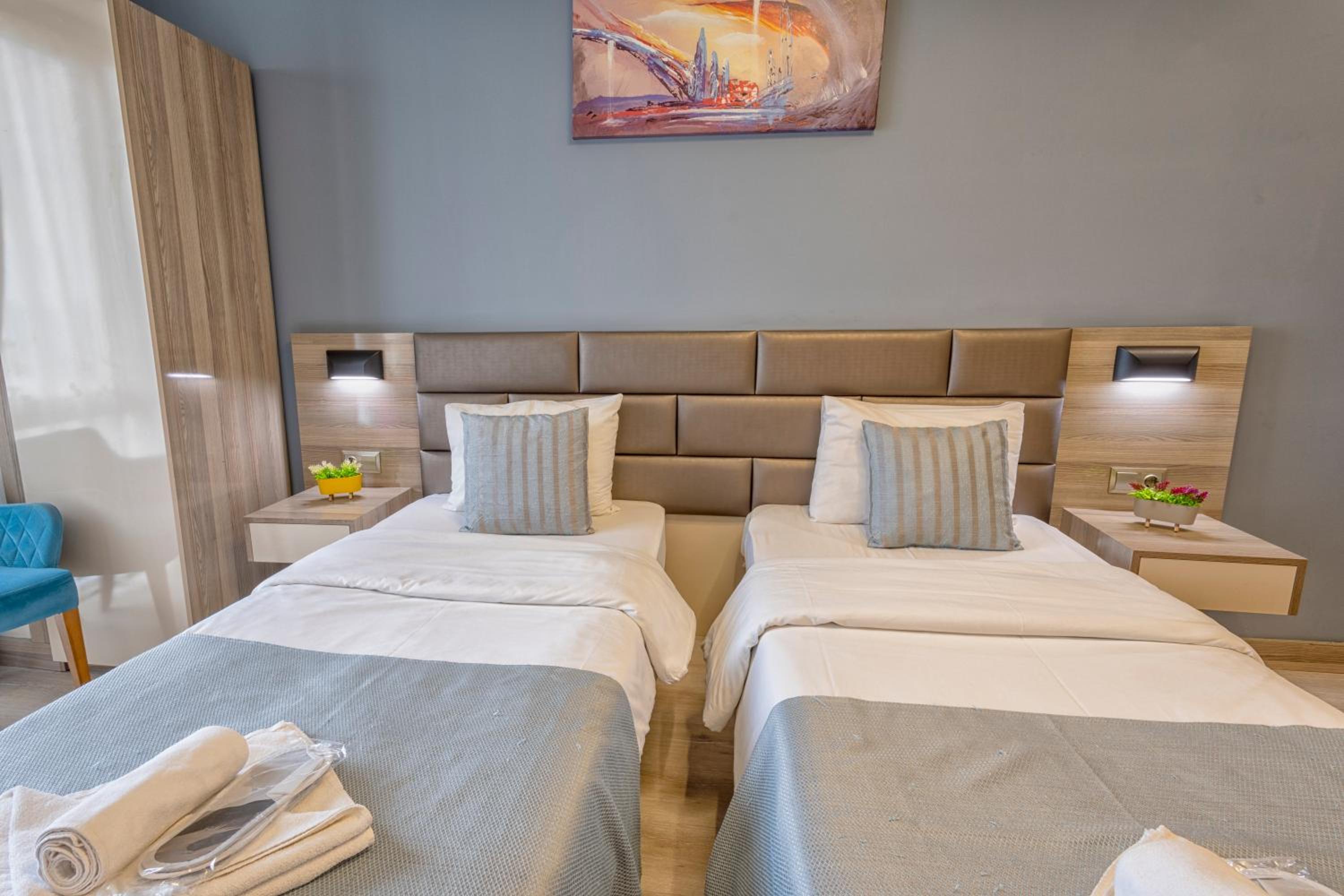 Deluxe Twin Room - Photo 6