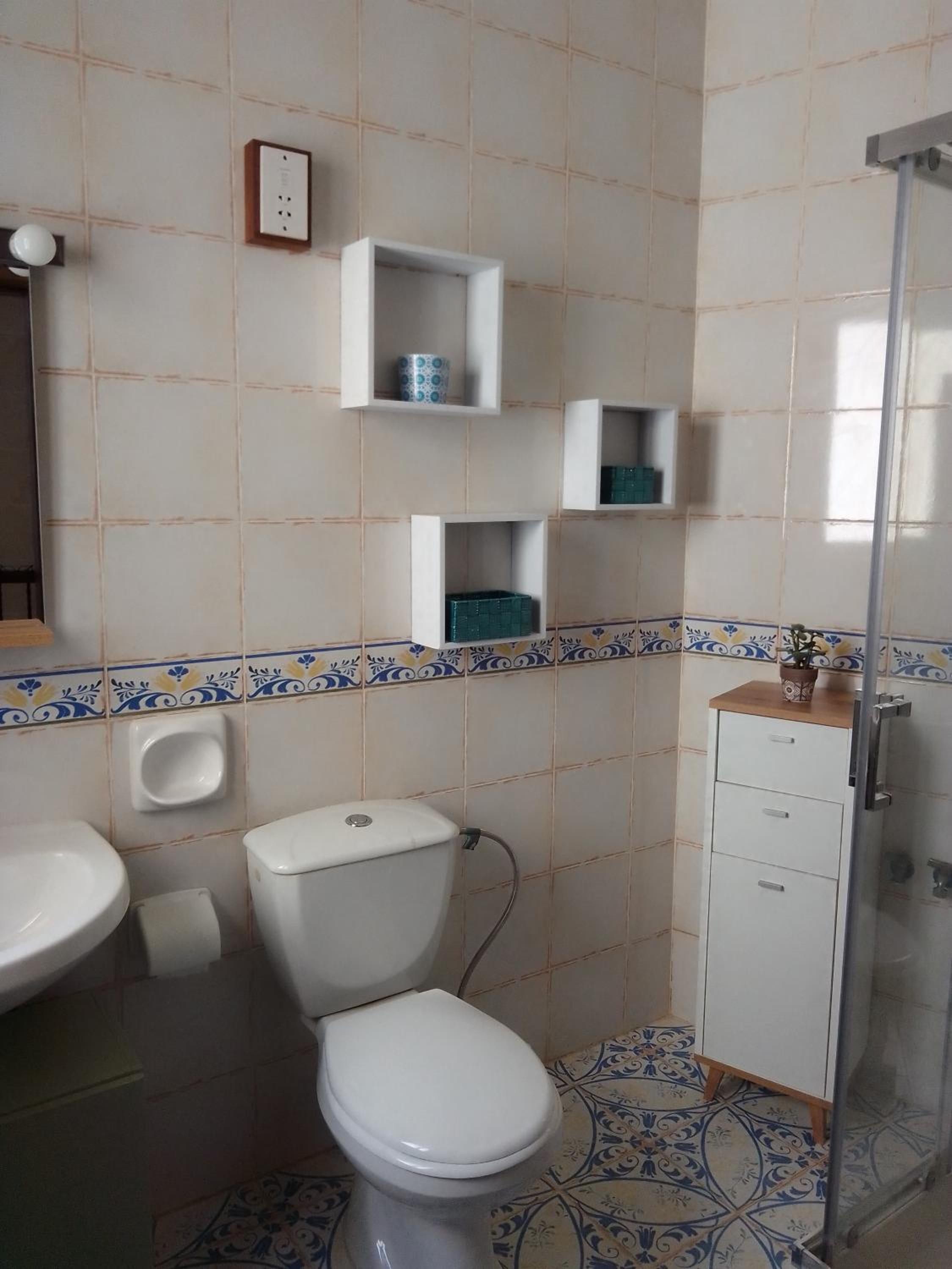 Family Room with Private Bathroom photo 2