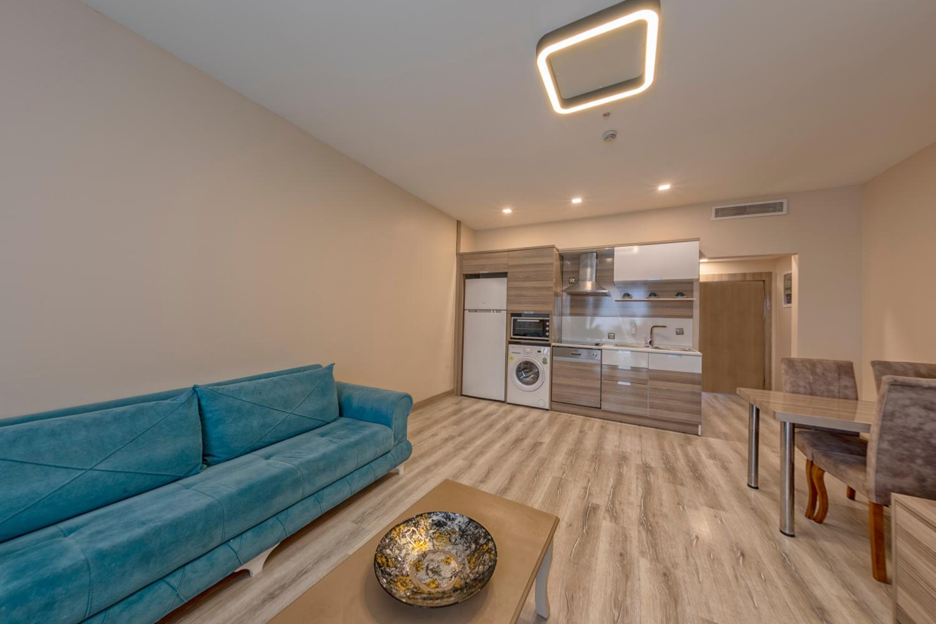 Suite with City View - Photo 5