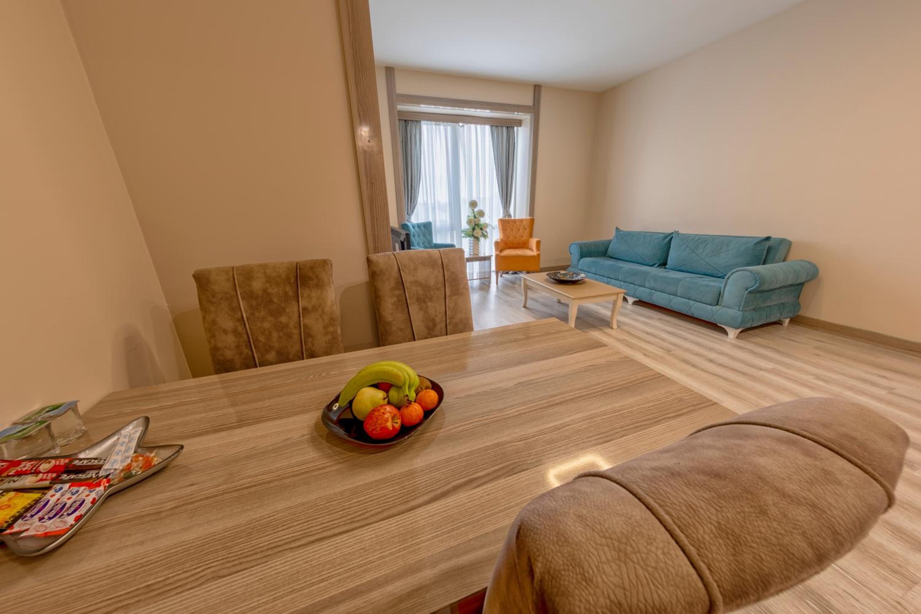 Suite with City View - Photo 7