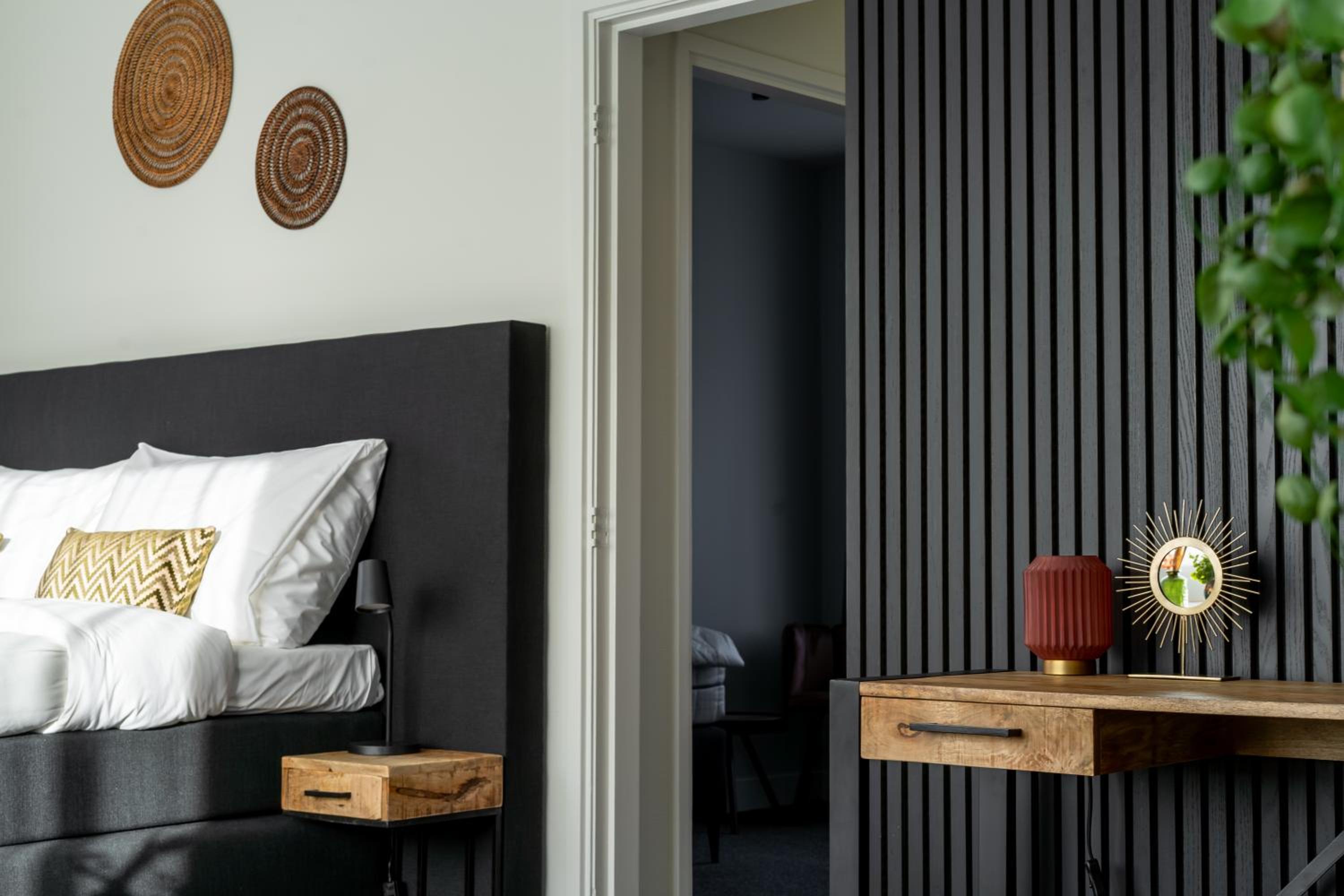 Queen Room With Balcony - Photo 3