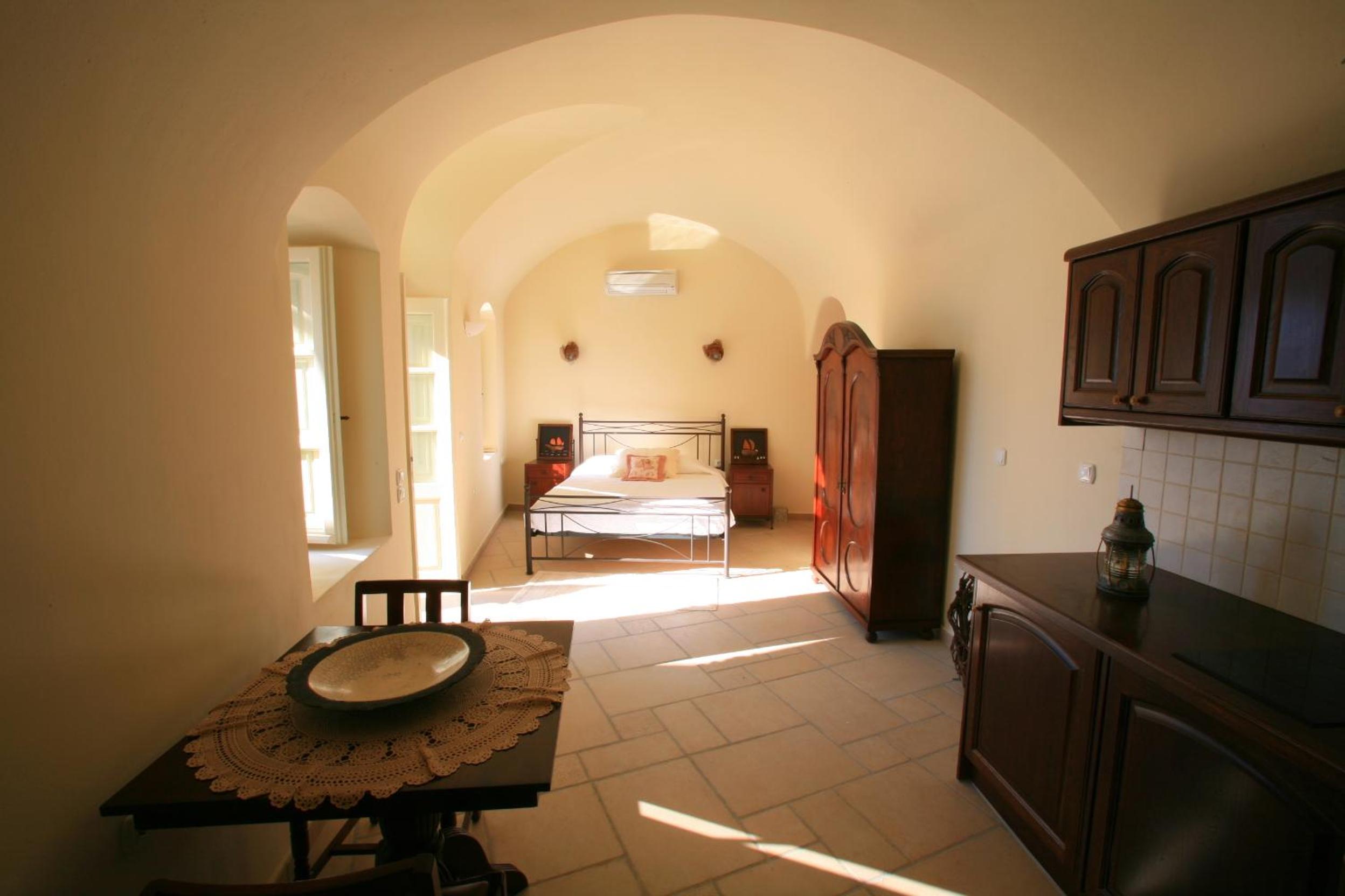 Villa with Private Pool - Photo 4