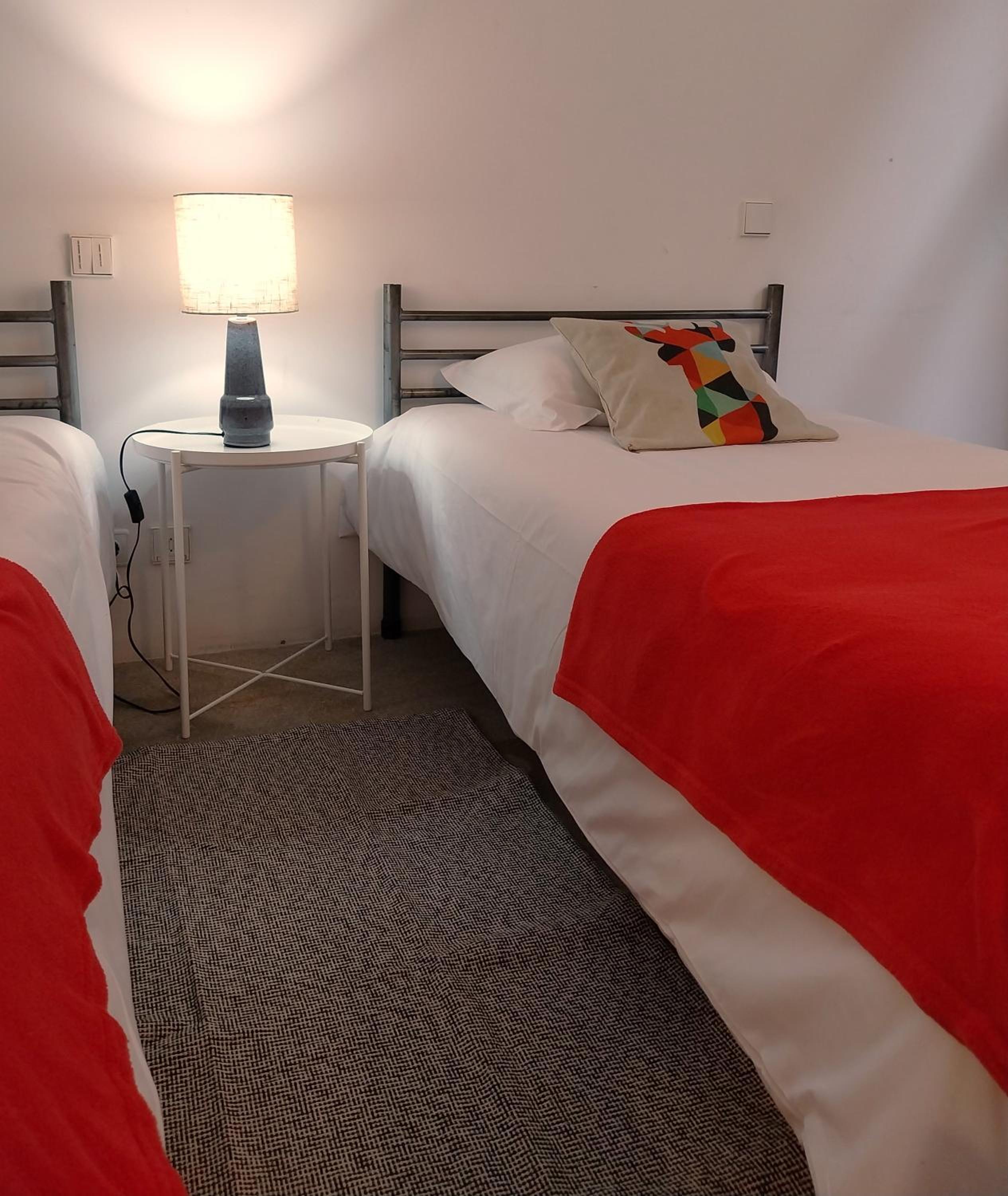 Economy Twin Room photo 3