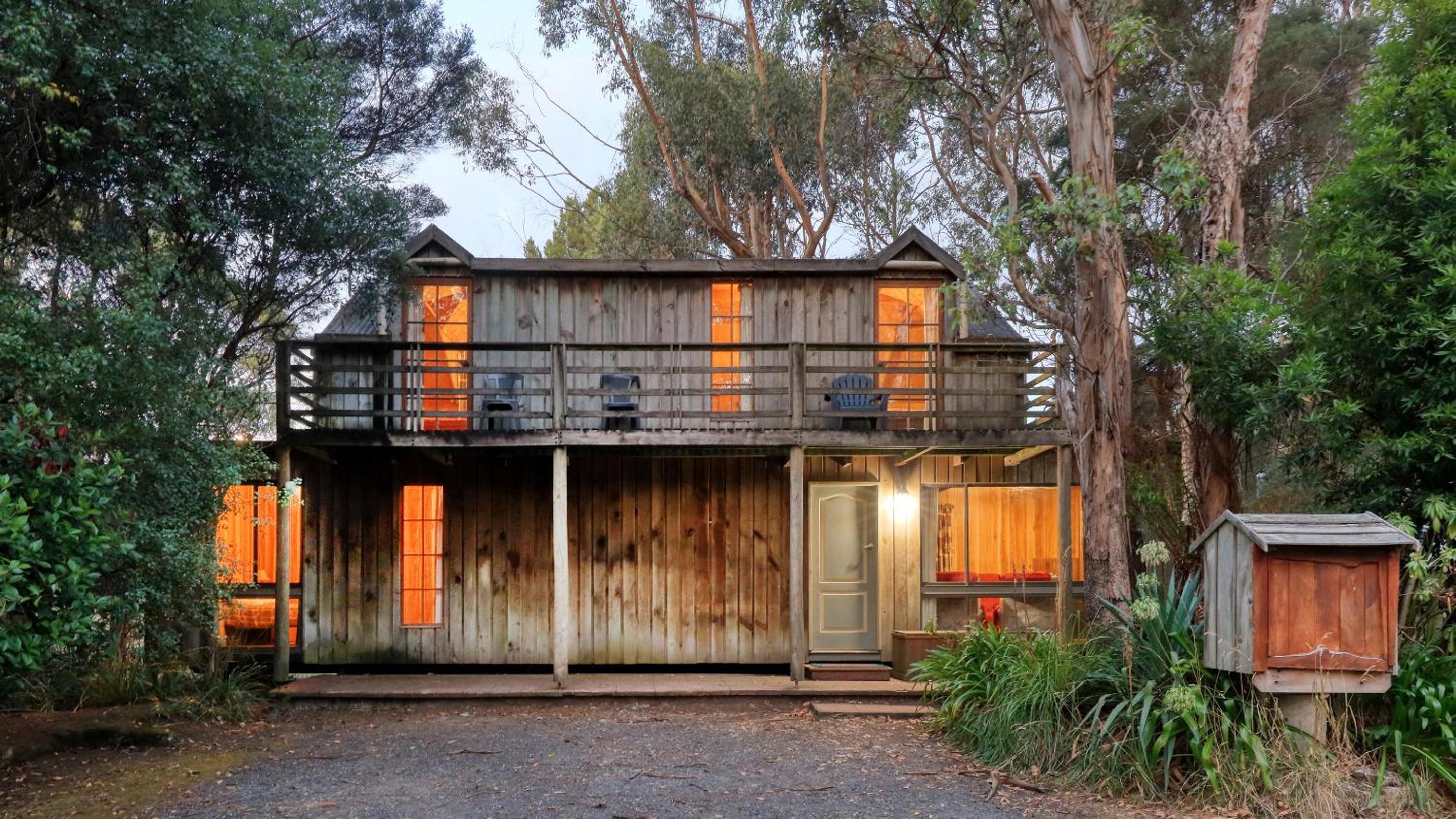 Three-Bedroom Cabin - Split-Level photo 3
