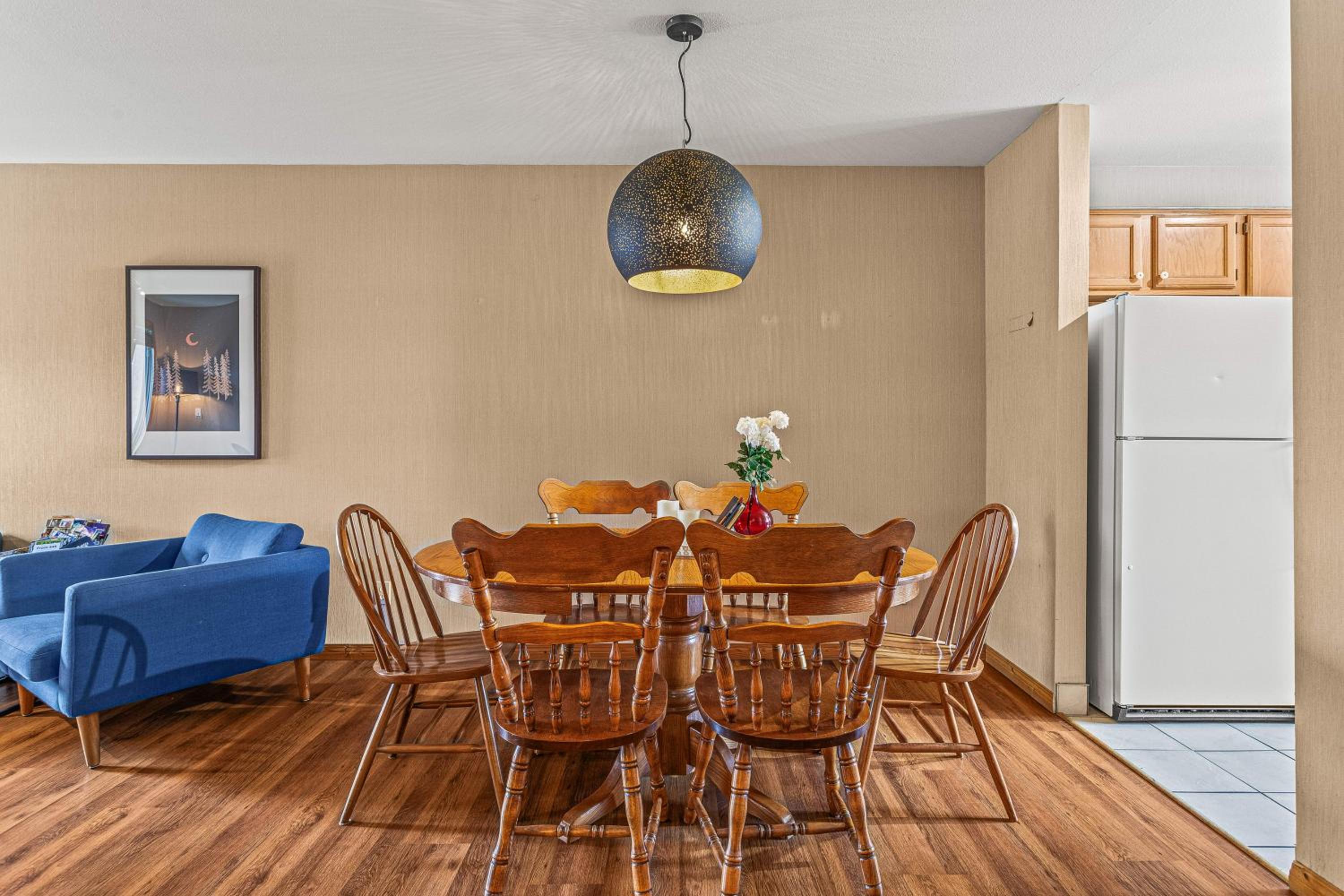Family Room photo 3
