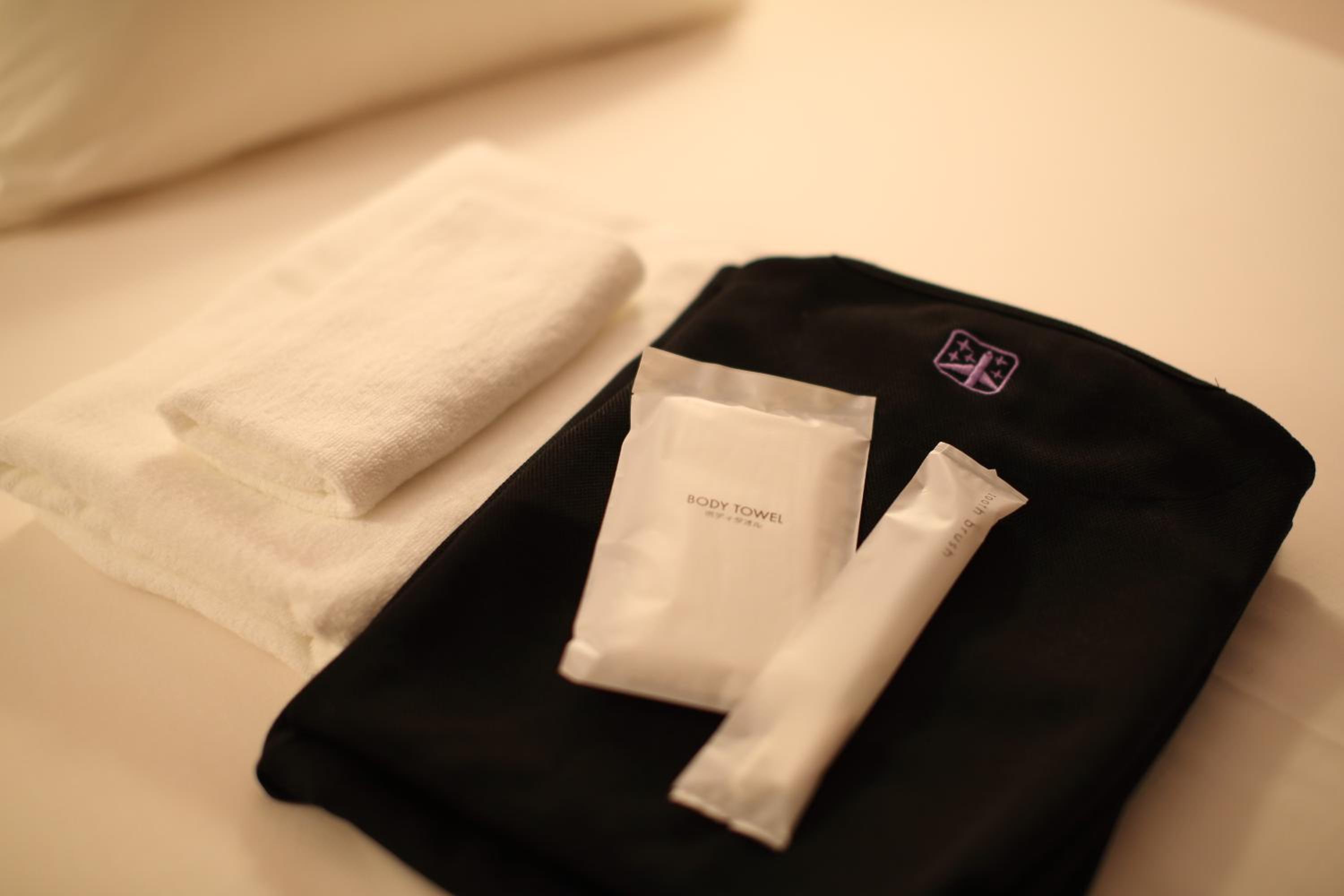 2 Business Class Cabins - Female photo 2