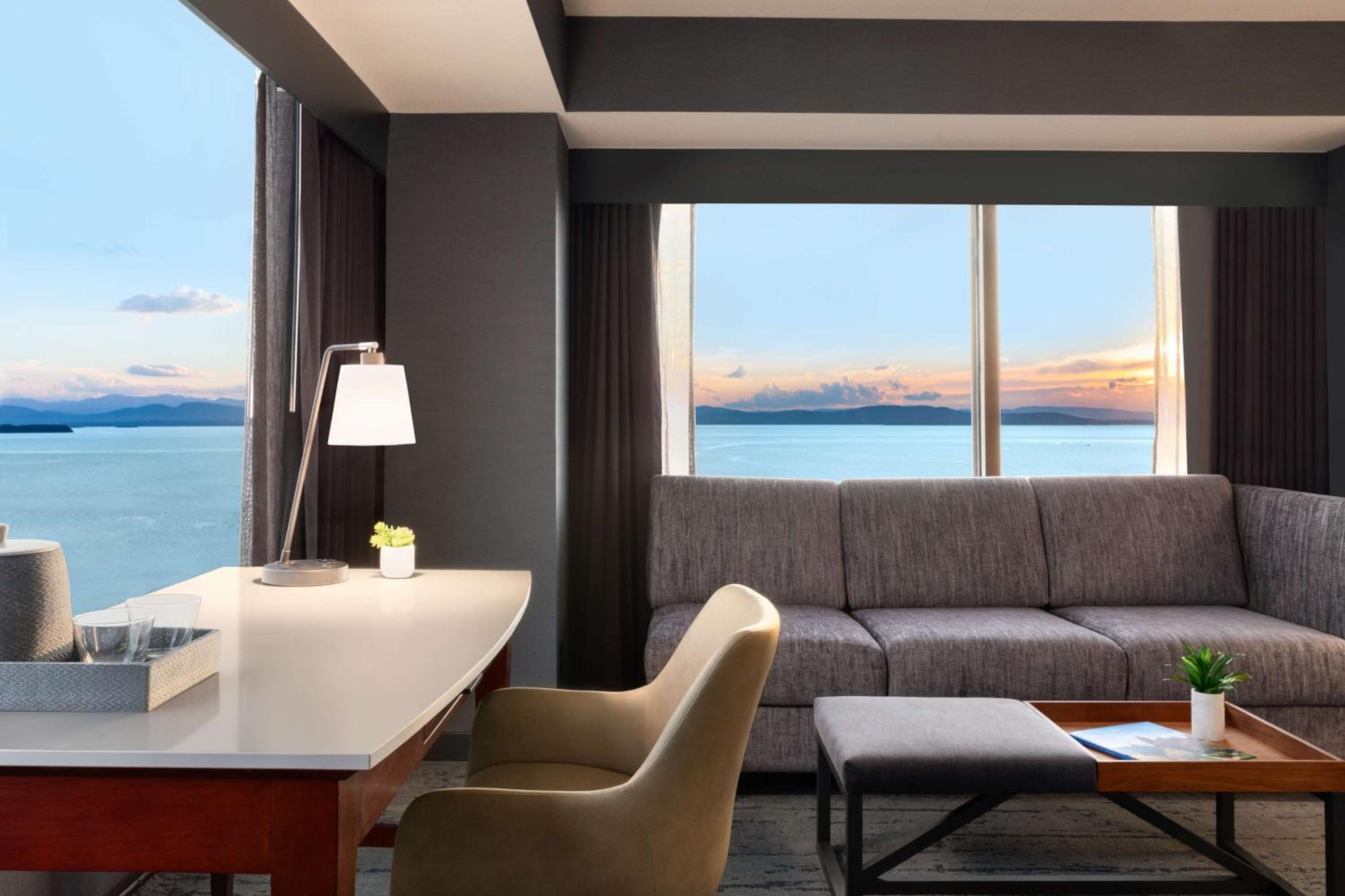 King Room with Panoramic Lake View