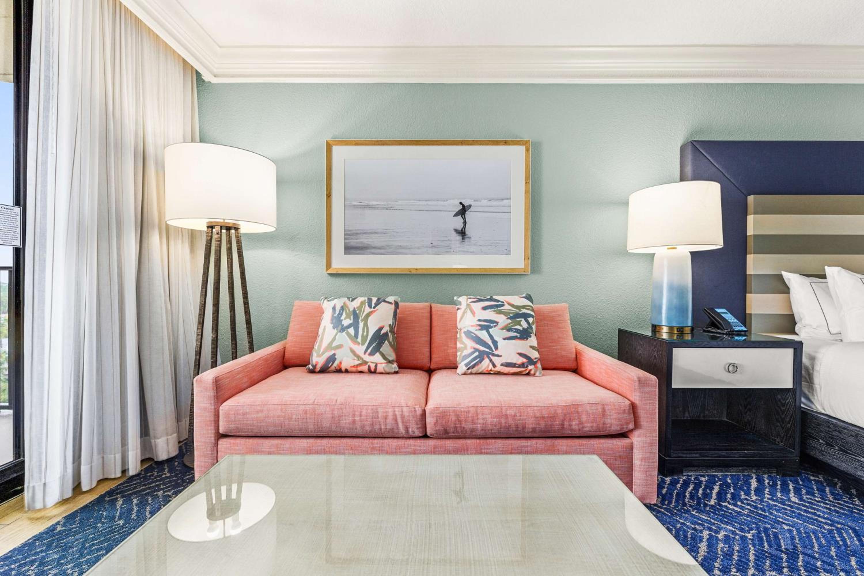 King Room with Sofa Bed and Partial Beach View - Photo 2