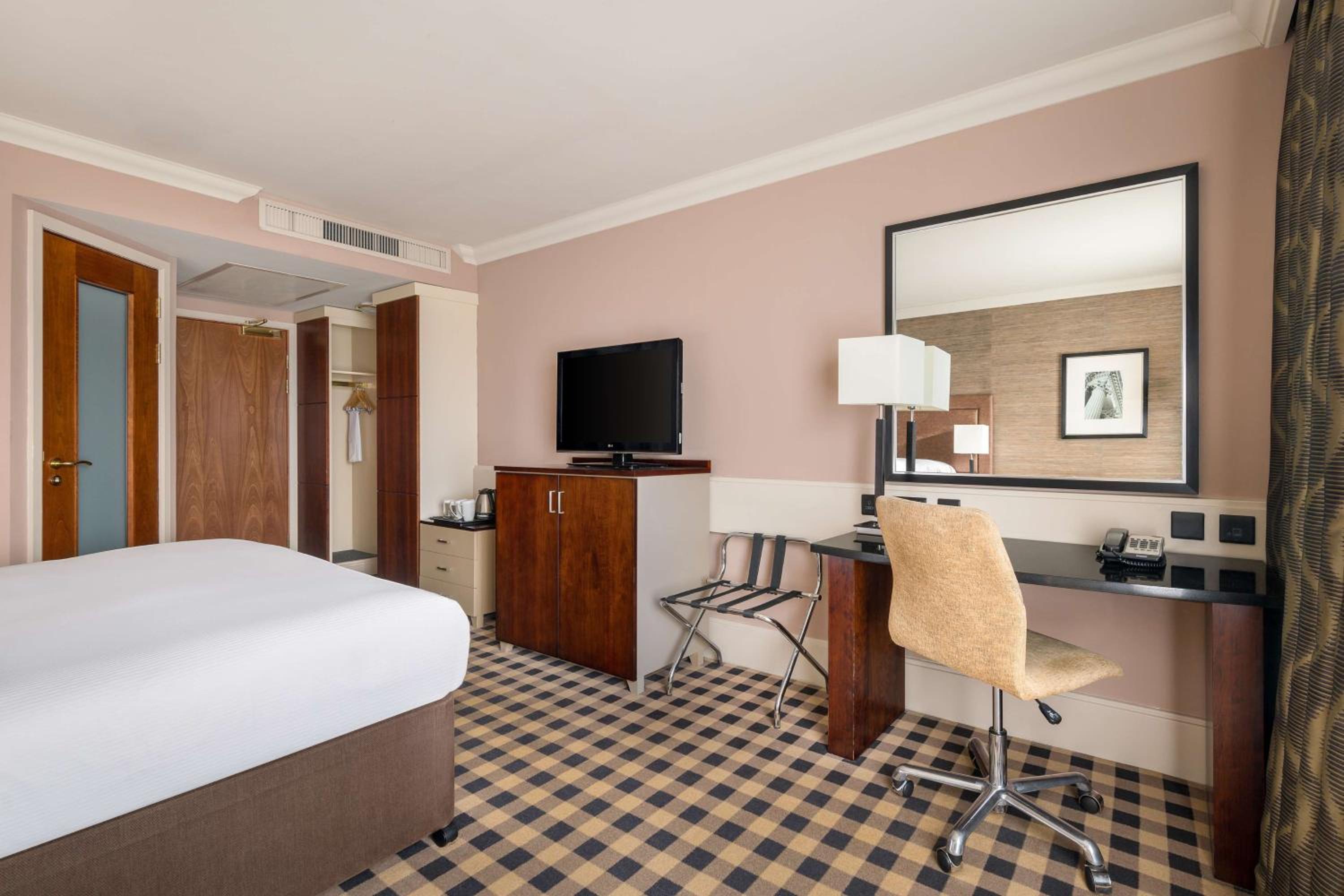 King Guest Room - Photo 1