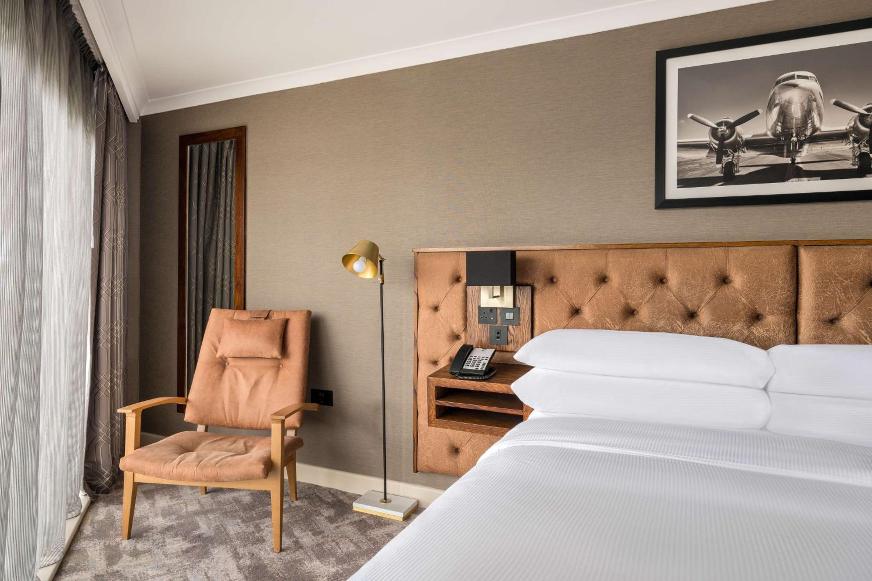 King Guest Room - Photo 7