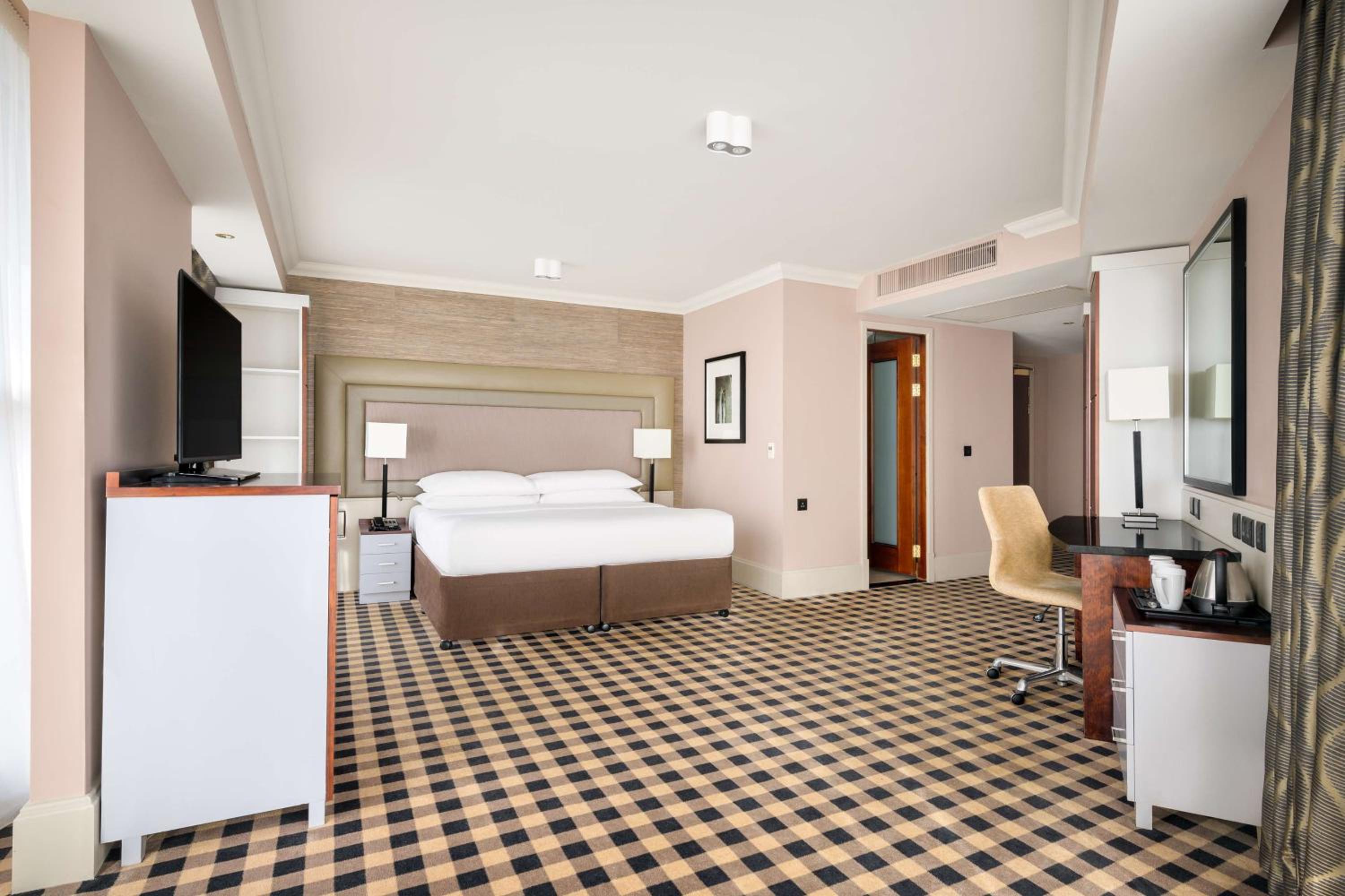 Queen Room - Photo 4