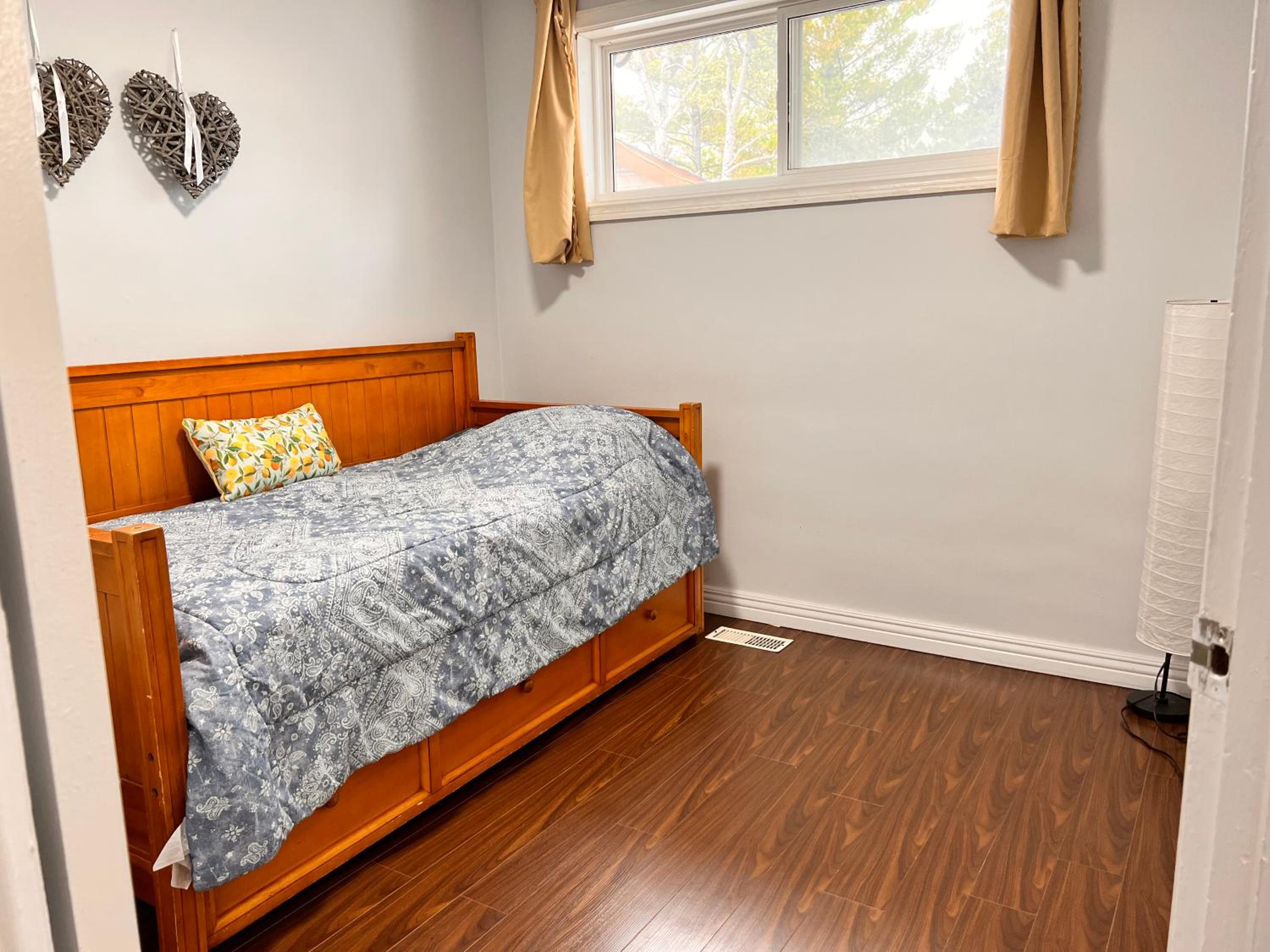 Three-Bedroom House photo 2