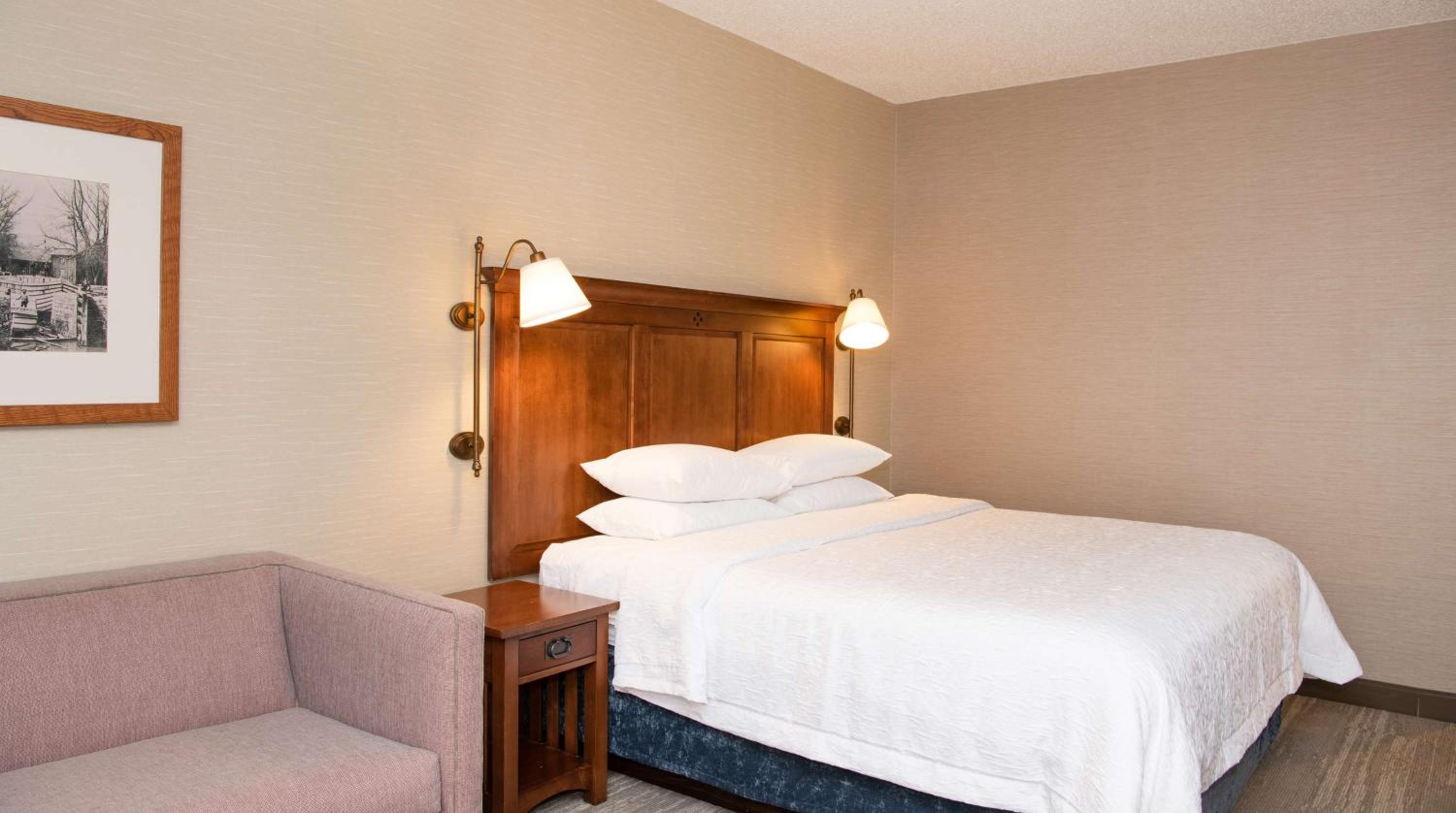 King Room with Sofa Bed and Study - Non-Smoking - Photo 3