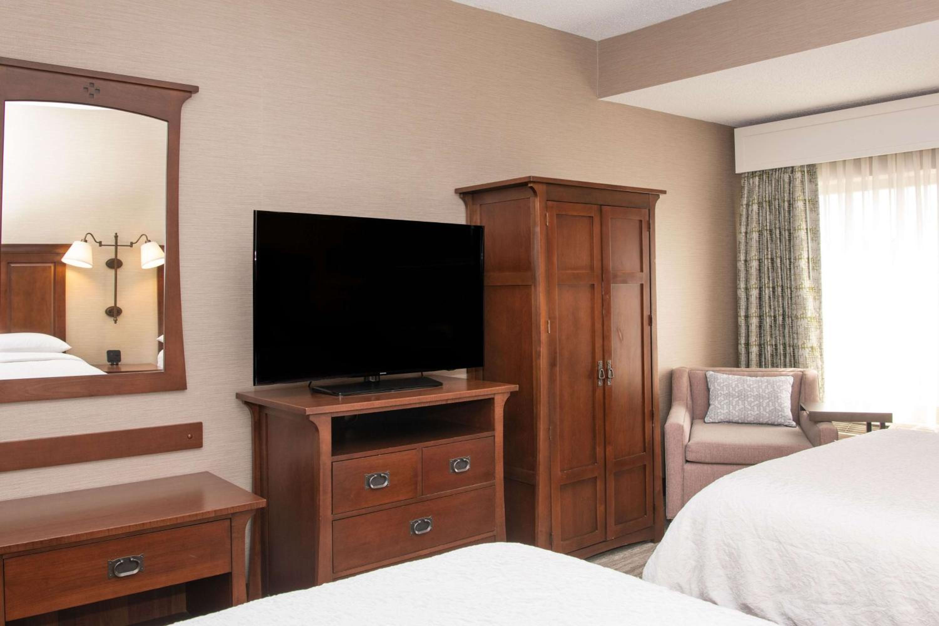 Double Room with Two Double Beds - Non-Smoking - Photo 3