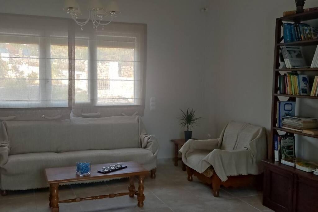 Three-Bedroom House - Photo 1