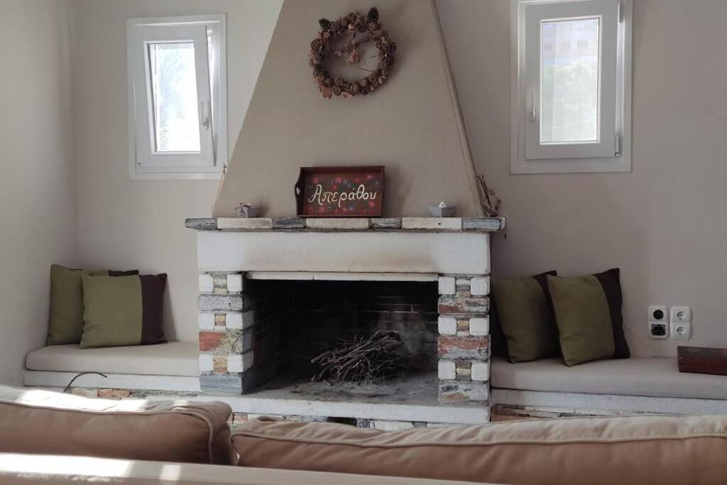 Three-Bedroom House - Photo 4