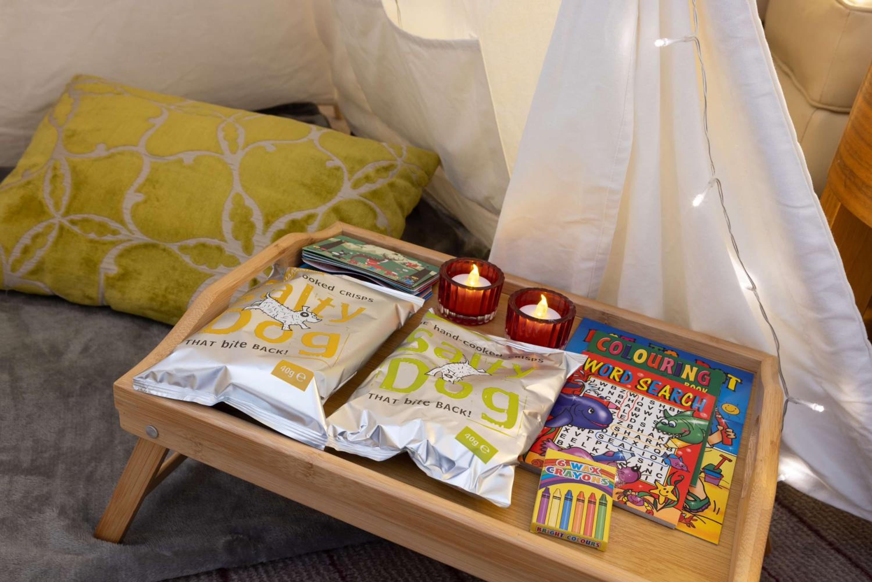 Deluxe King Room with Sofa Bed - Photo 4