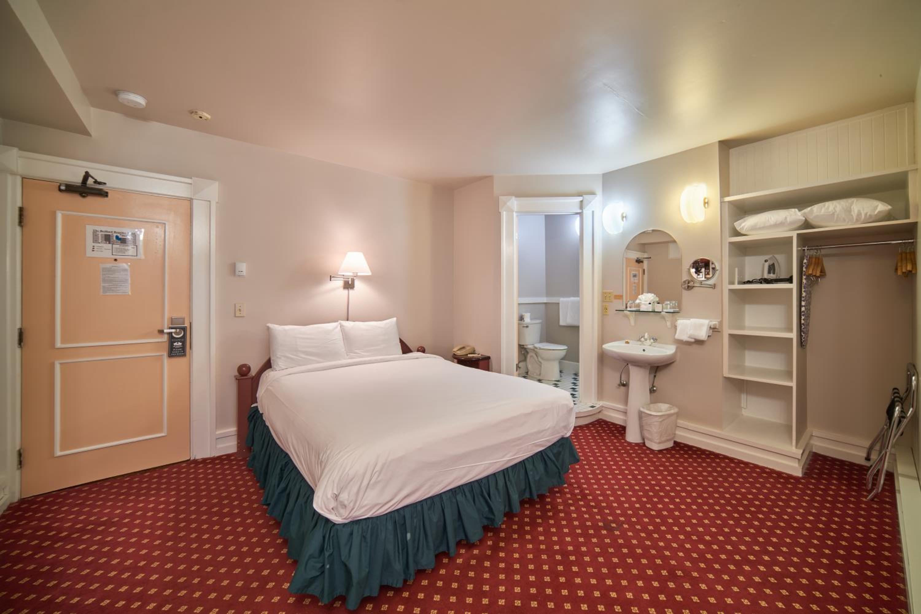 Deluxe Room - Photo 2