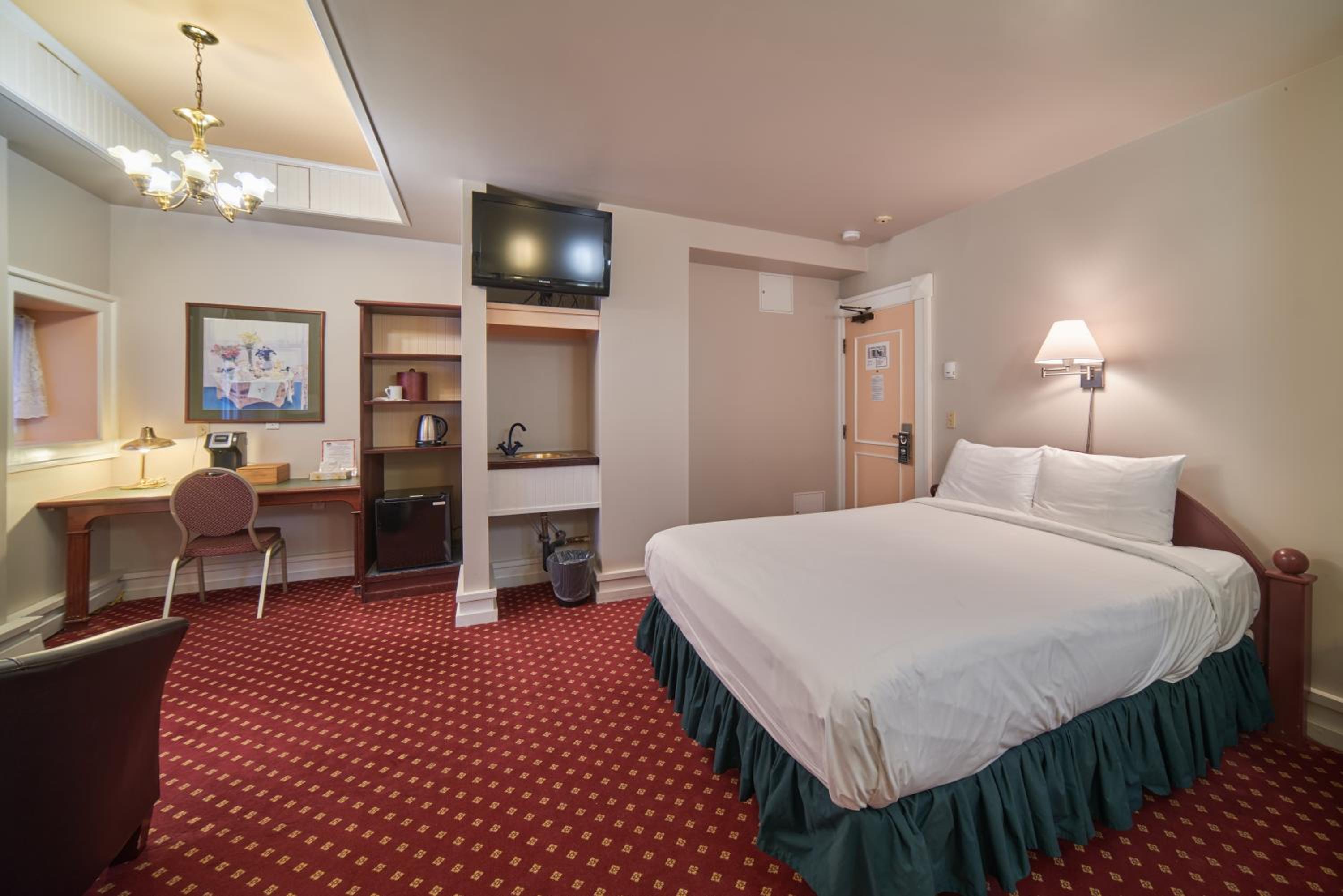 Deluxe Room - Photo 3