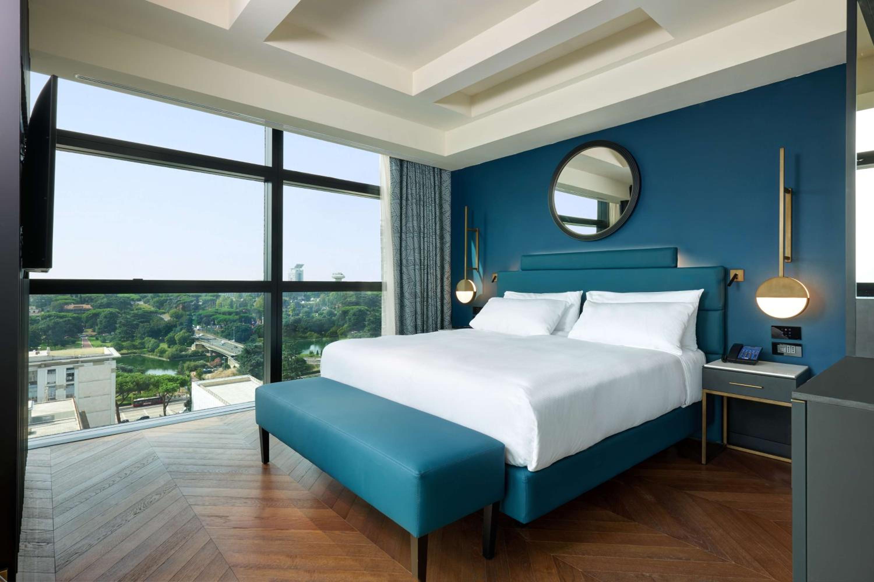 Executive Corner King Room with Lounge Access