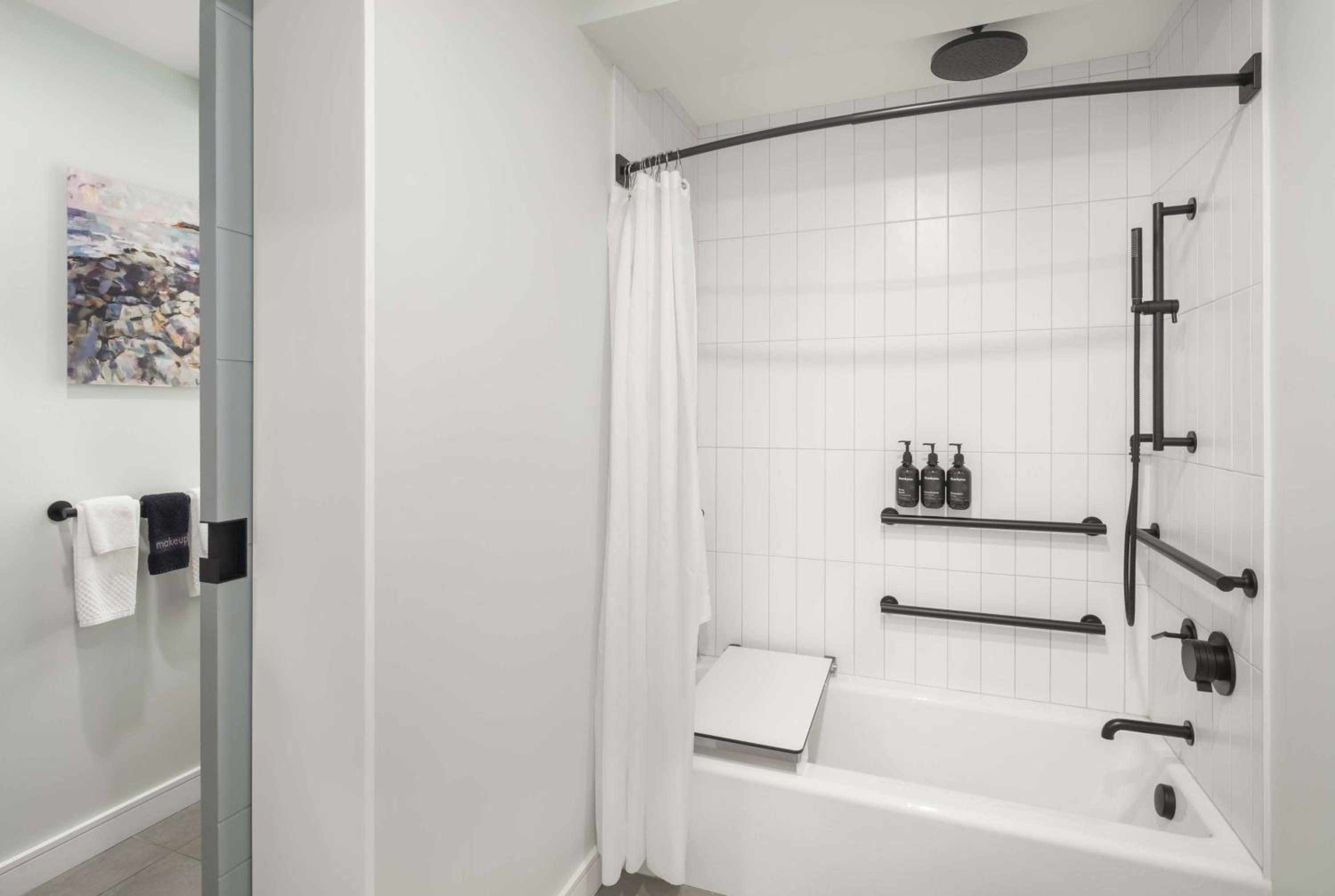 King Room - Mobility/Hearing Accessible - Photo 5