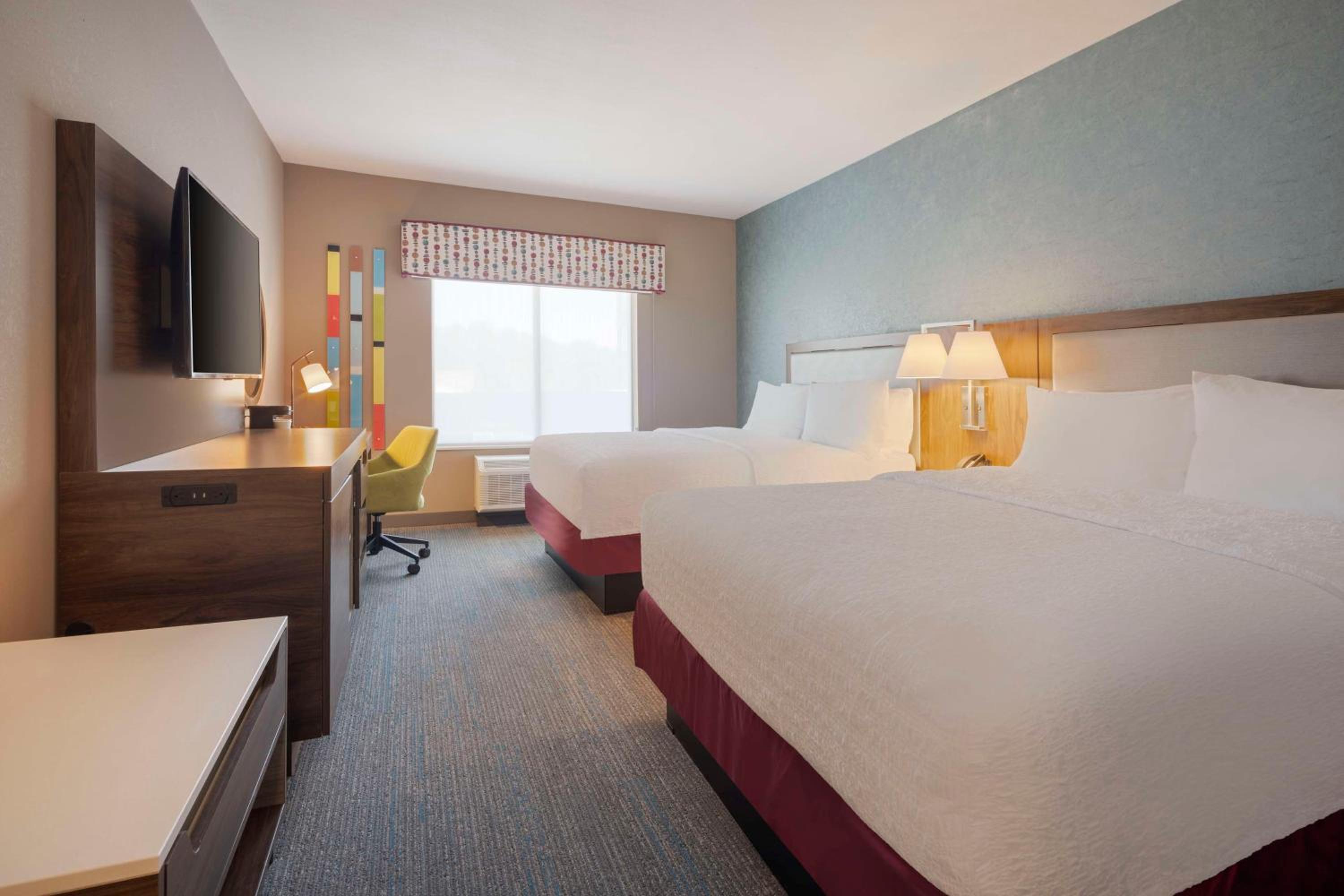 Queen Room with Two Queen Beds - Photo 1