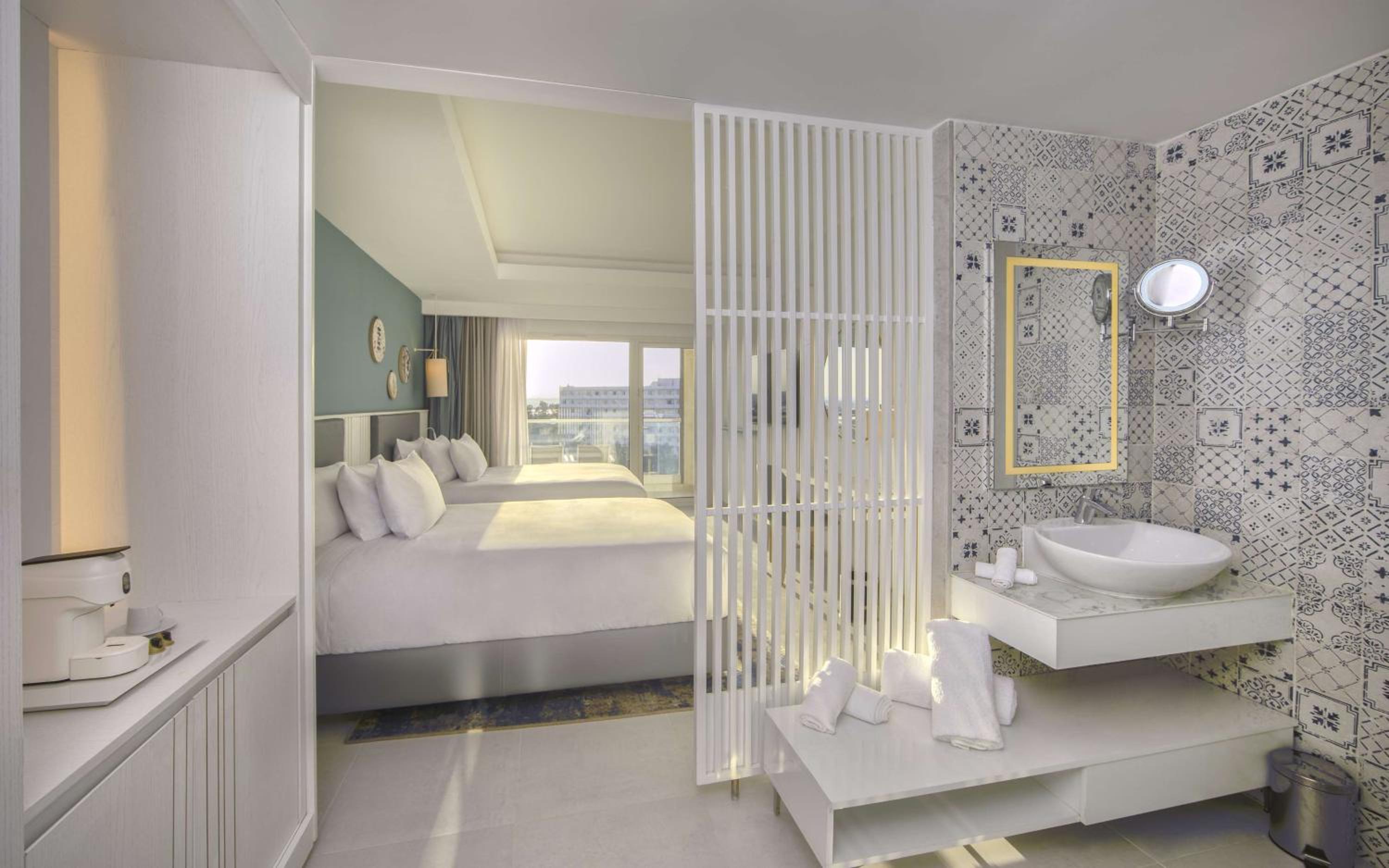 Two-Bedroom King Suite - Photo 4