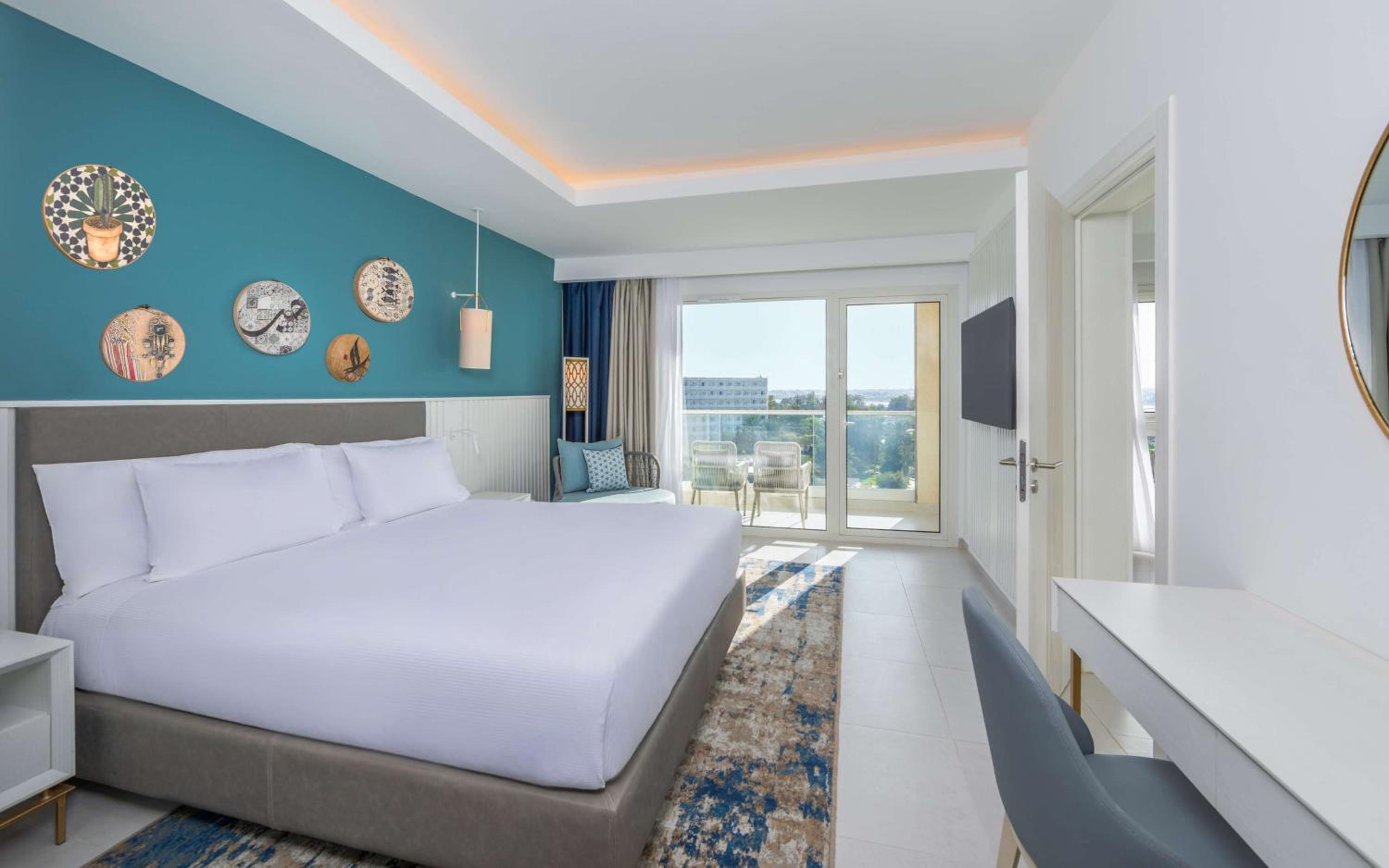 One-Bedroom King Suite - Photo 6