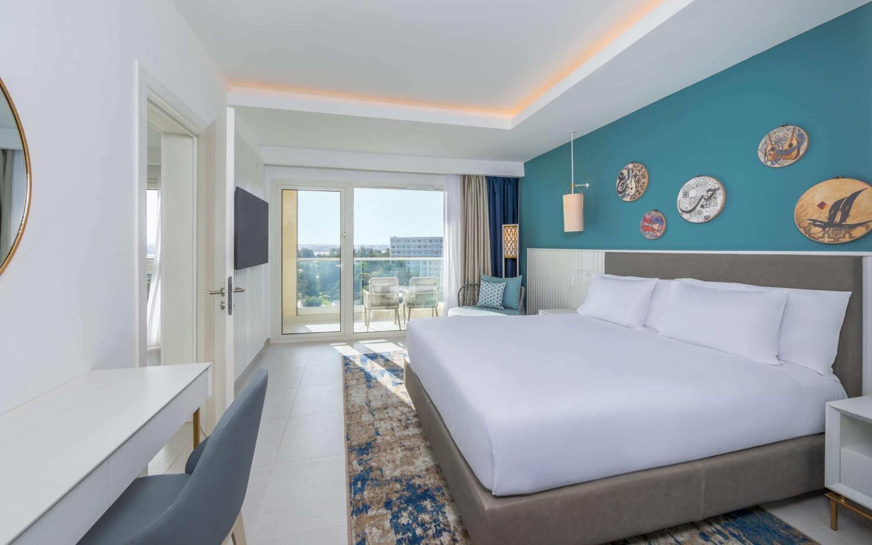 Deluxe One-Bedroom King Suite - Photo 8