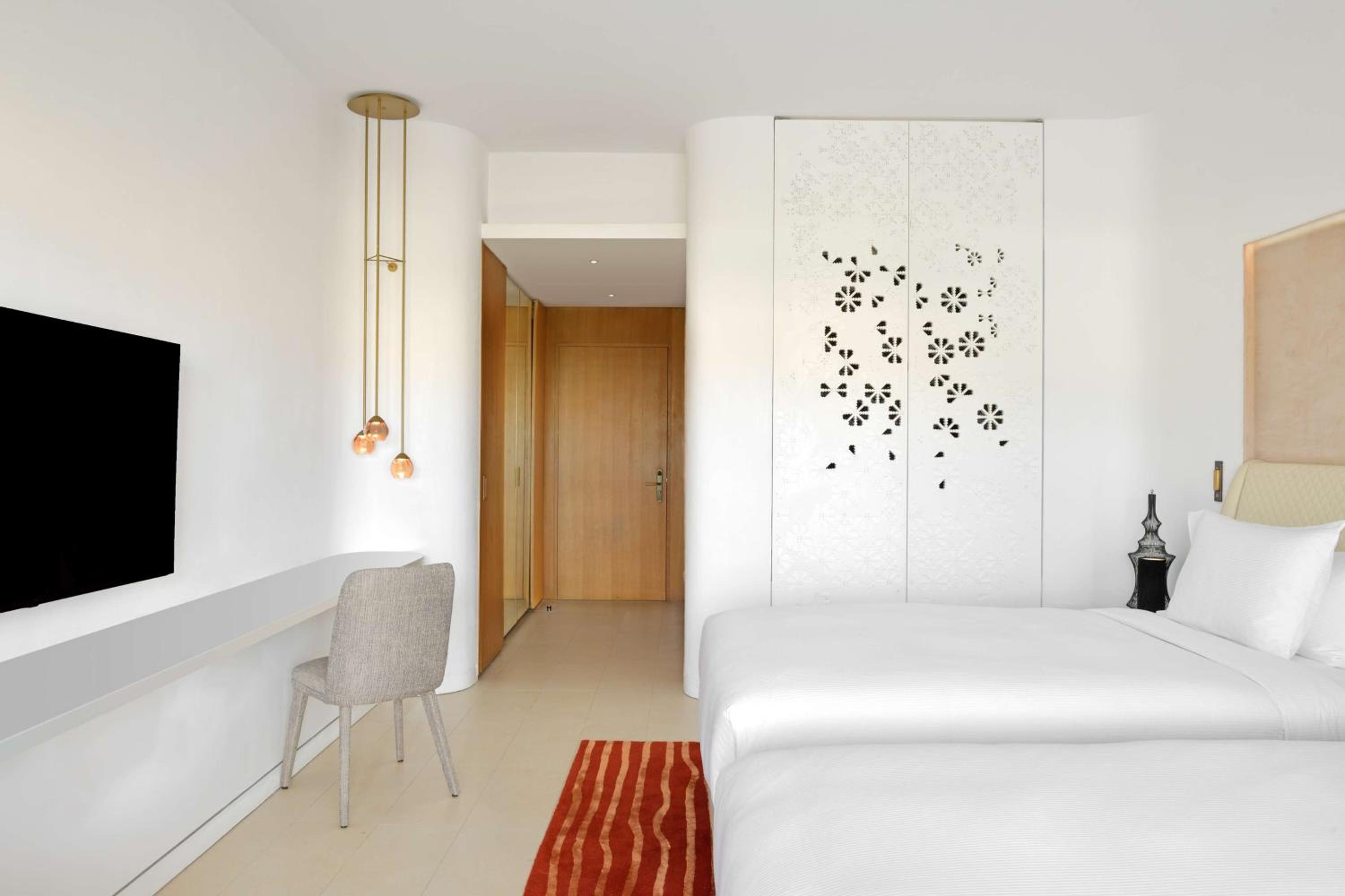 Double Room with Two Double Beds - Photo 2